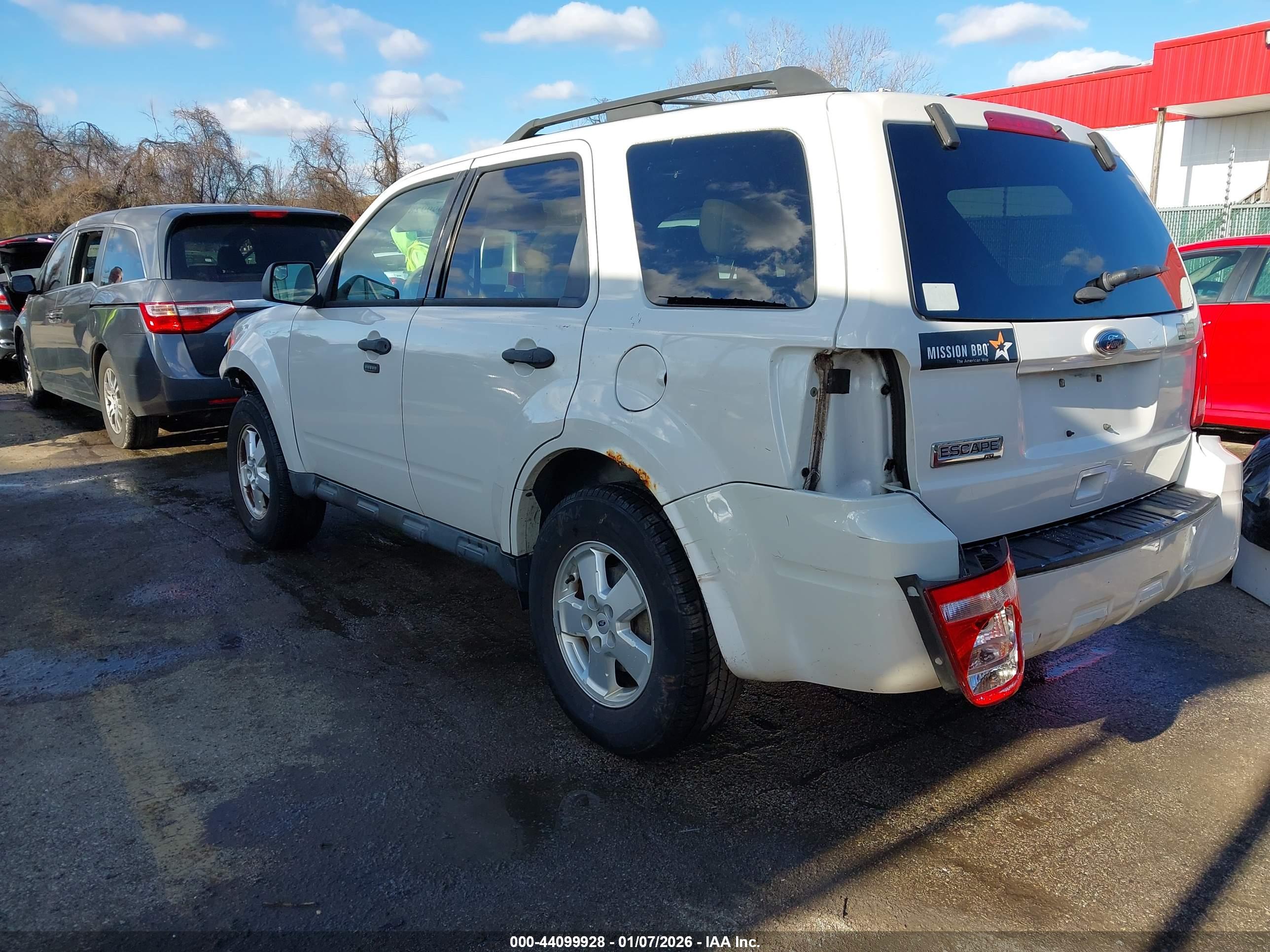 FORD ESCAPE image 3