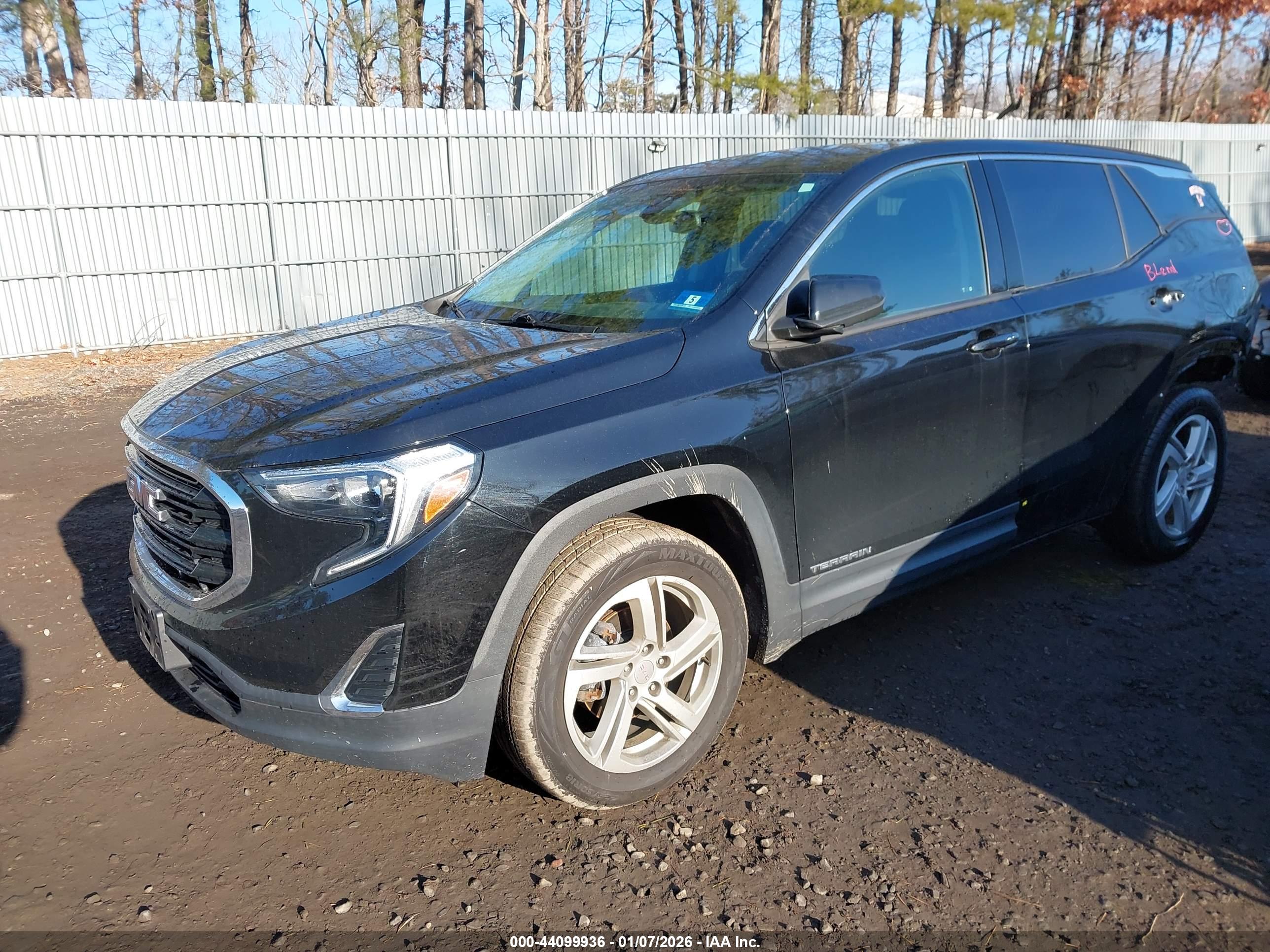 GMC TERRAIN image 2