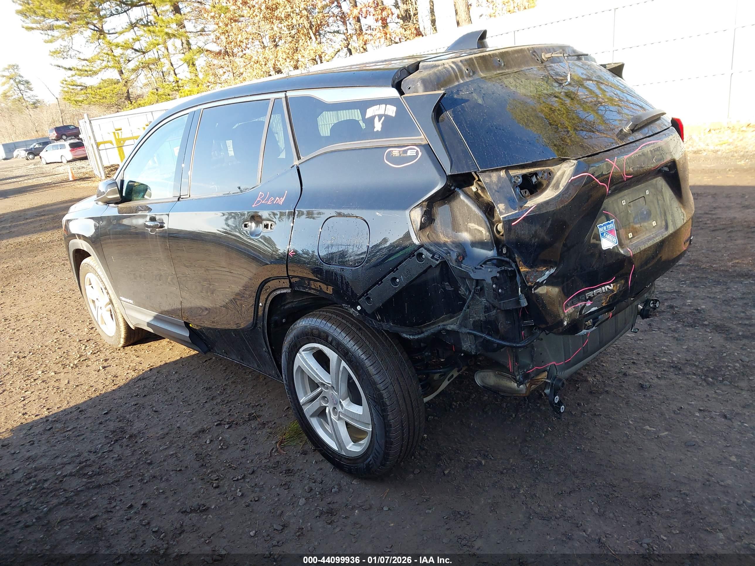 GMC TERRAIN image 3