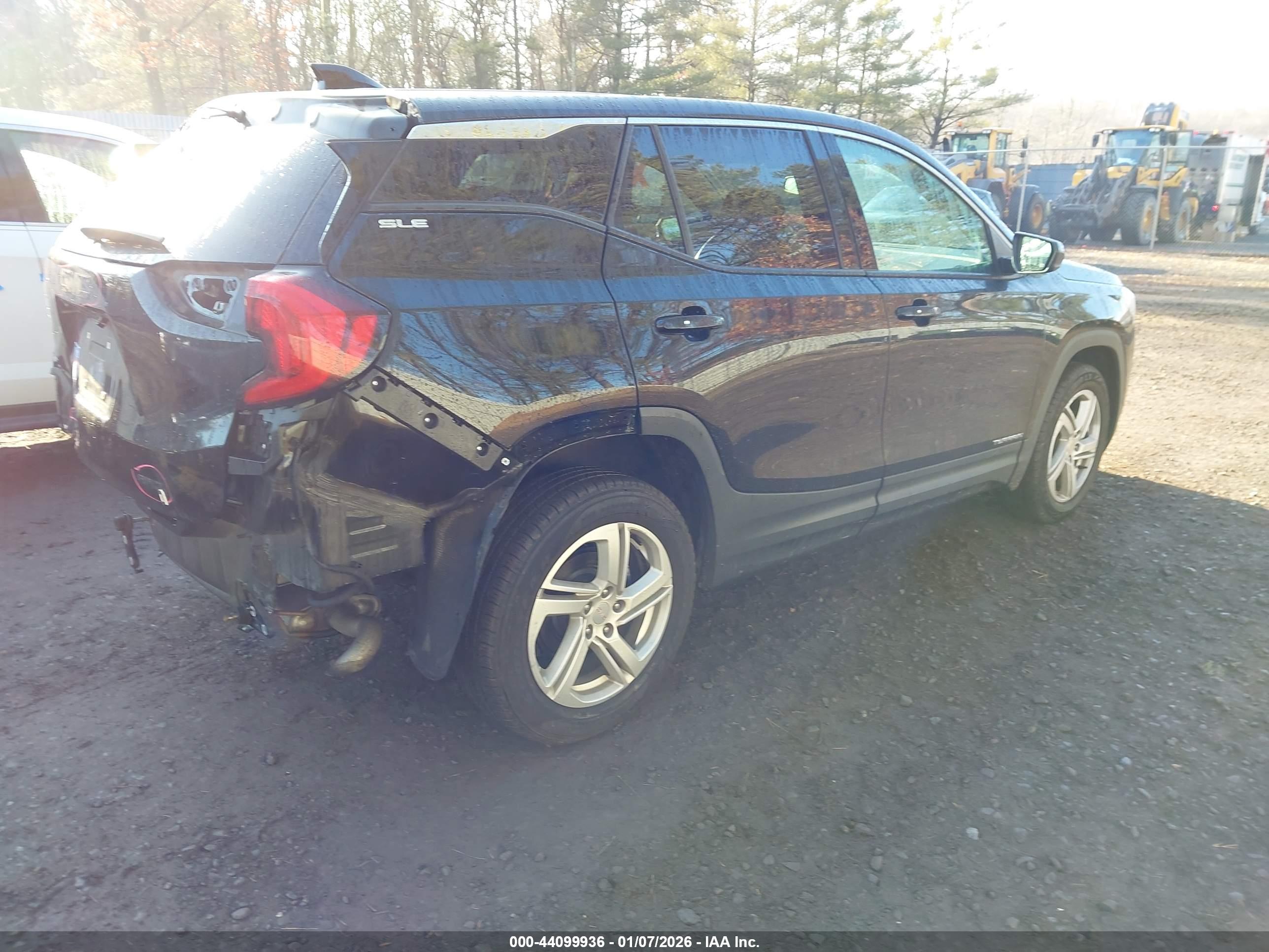 GMC TERRAIN image 4