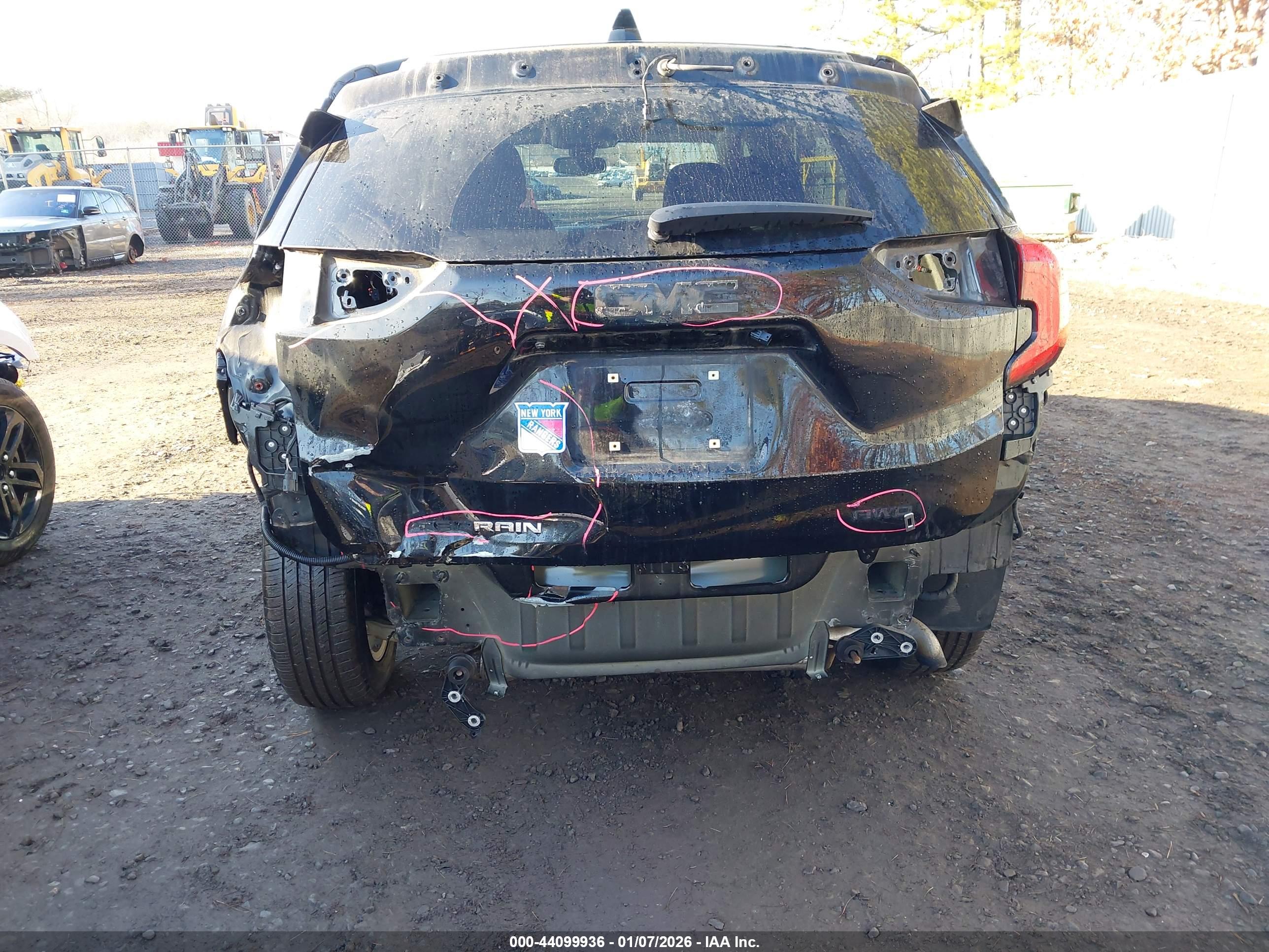 GMC TERRAIN image 6