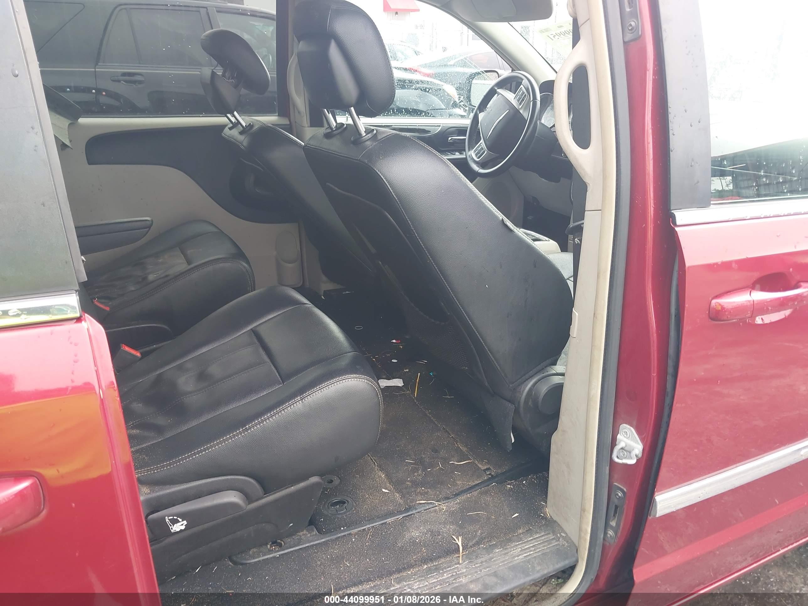 CHRYSLER TOWN image 8