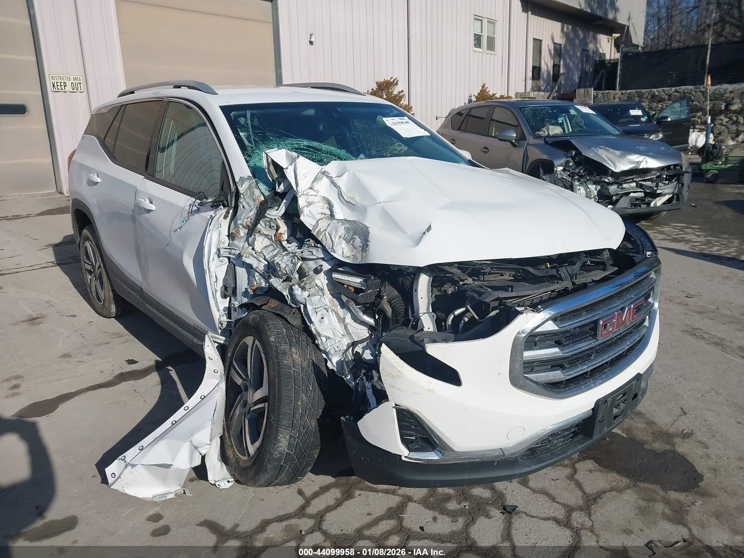 GMC TERRAIN image 6