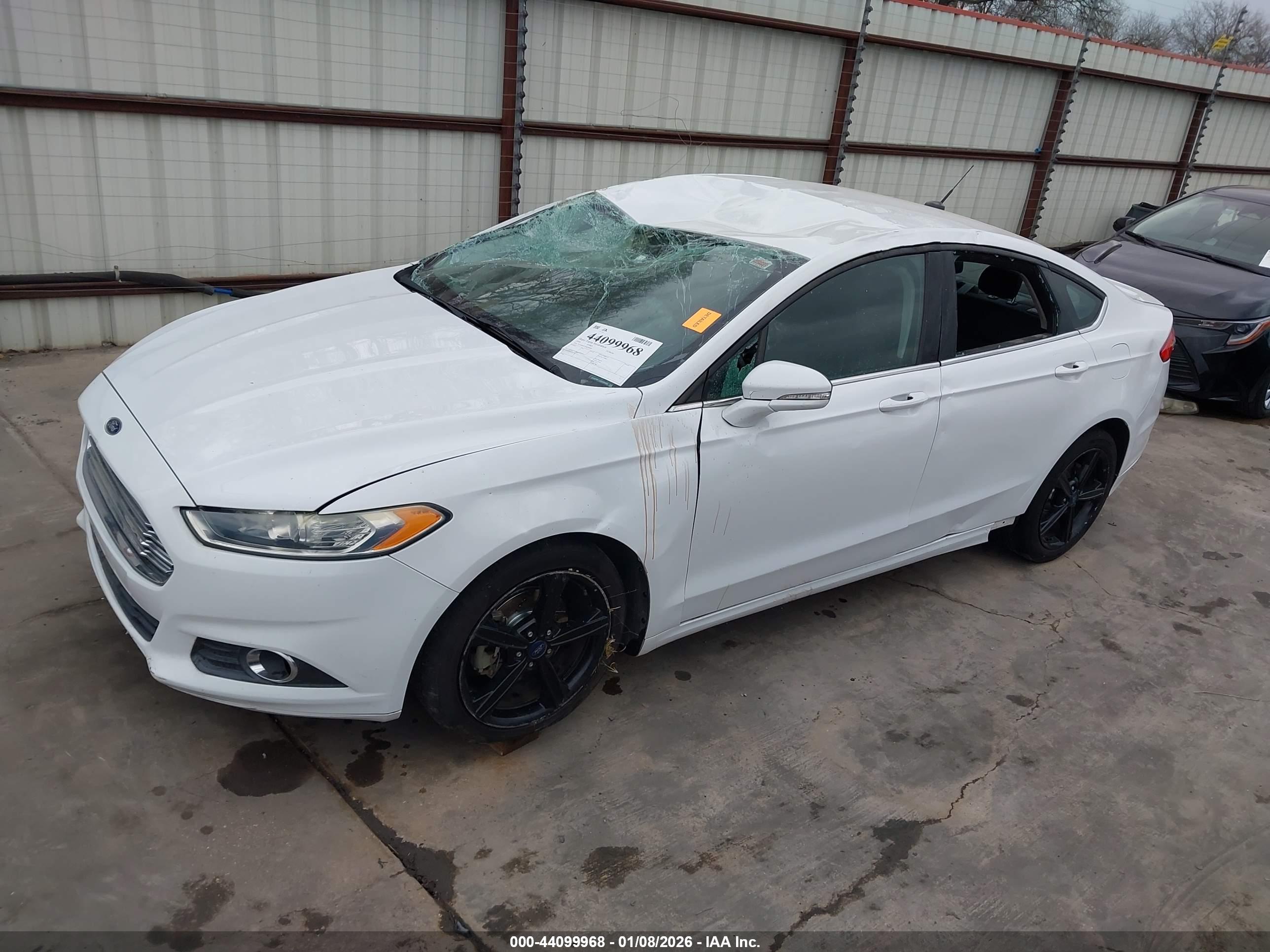FORD FUSION image 6