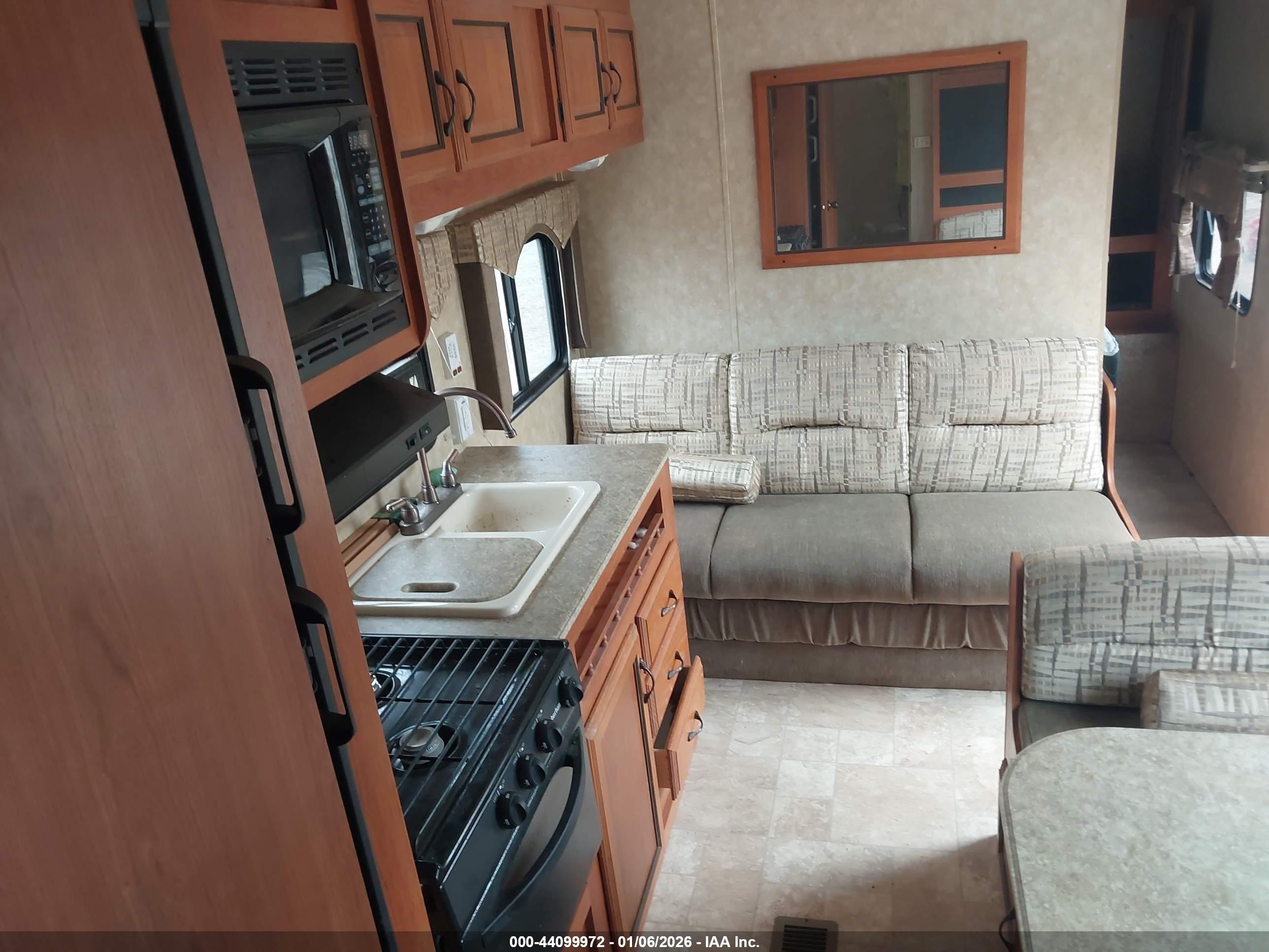 COACHMEN CATALINA image 5