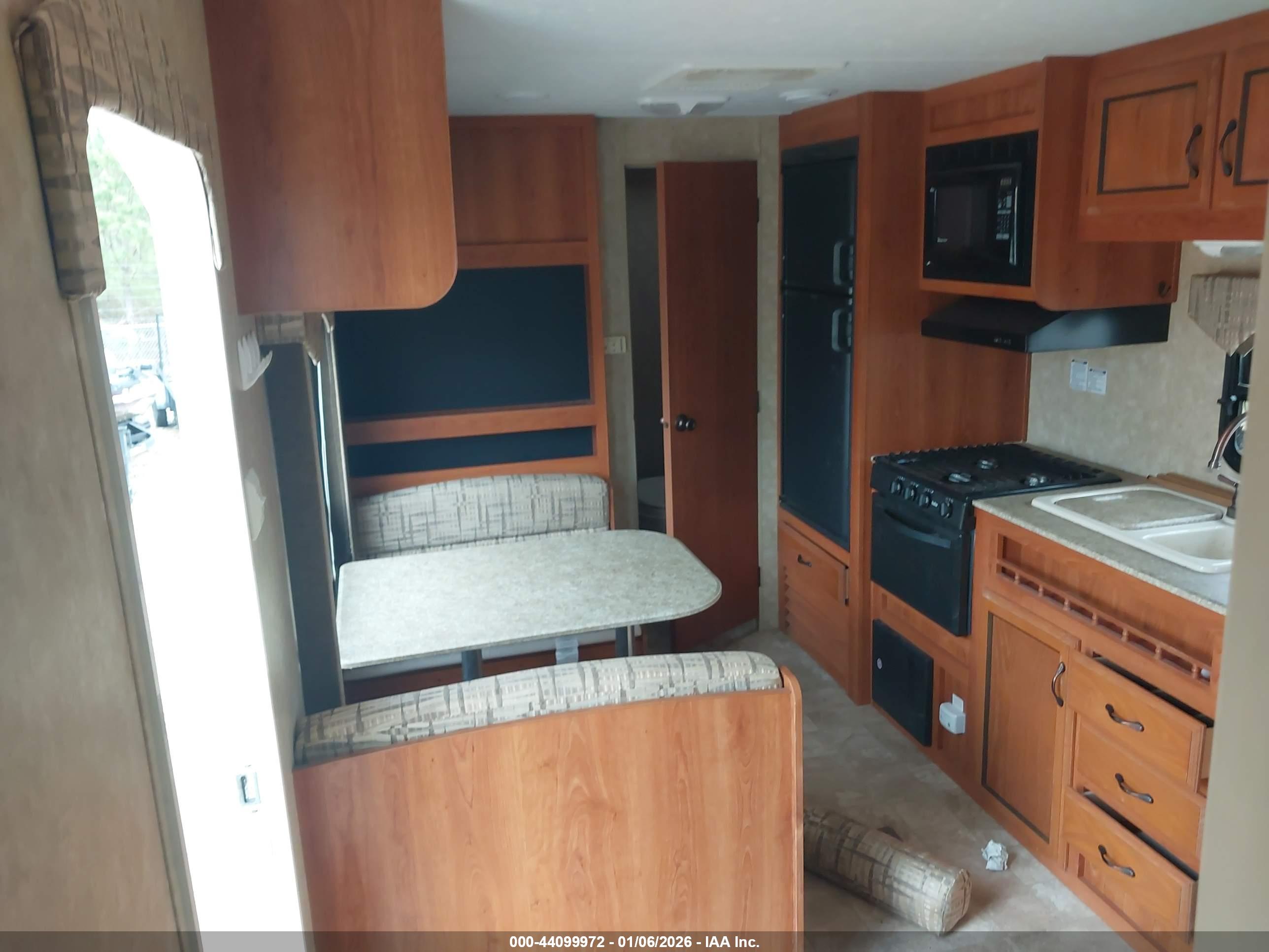 COACHMEN CATALINA image 8