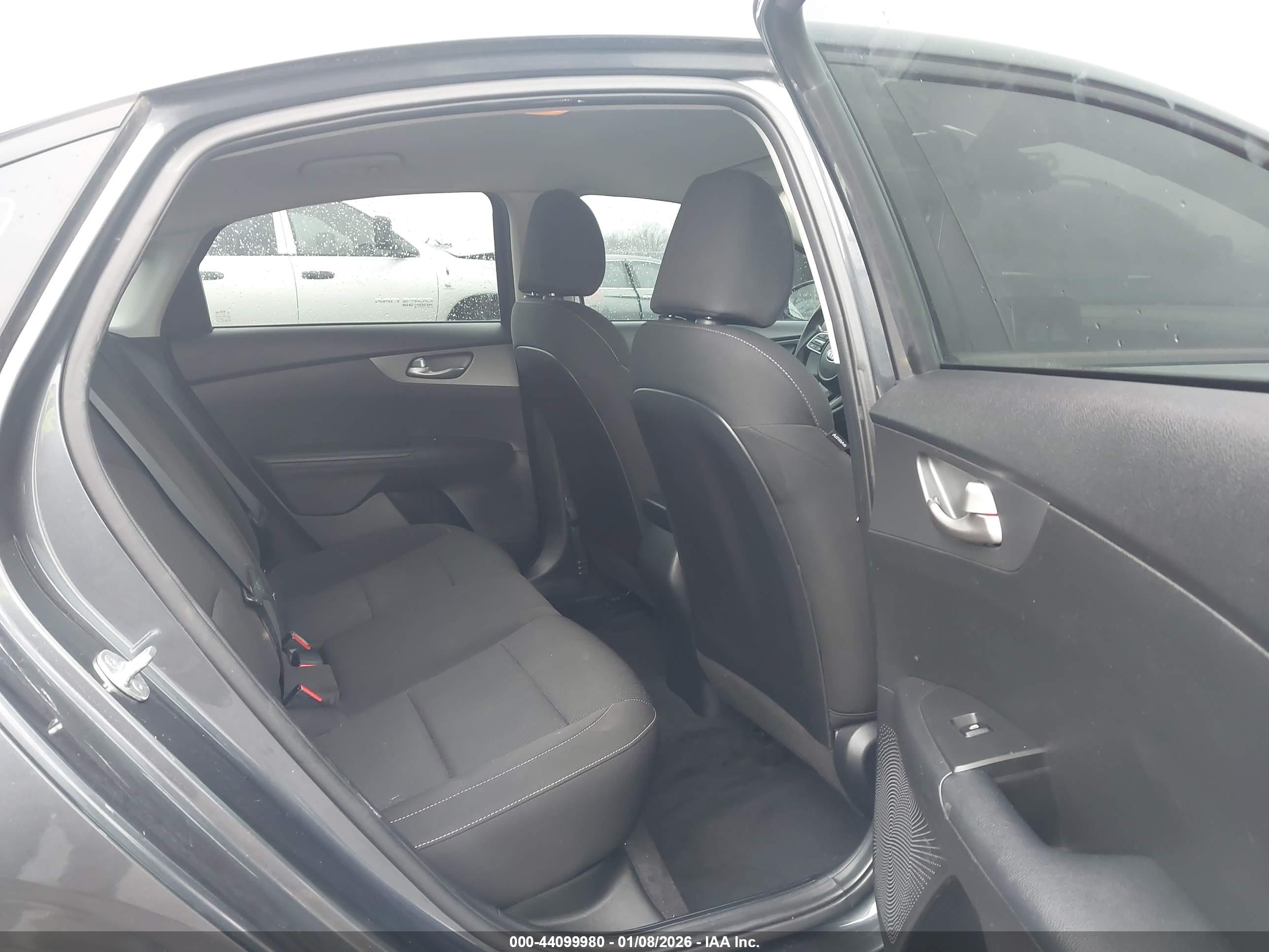 KIA FORTE image 8