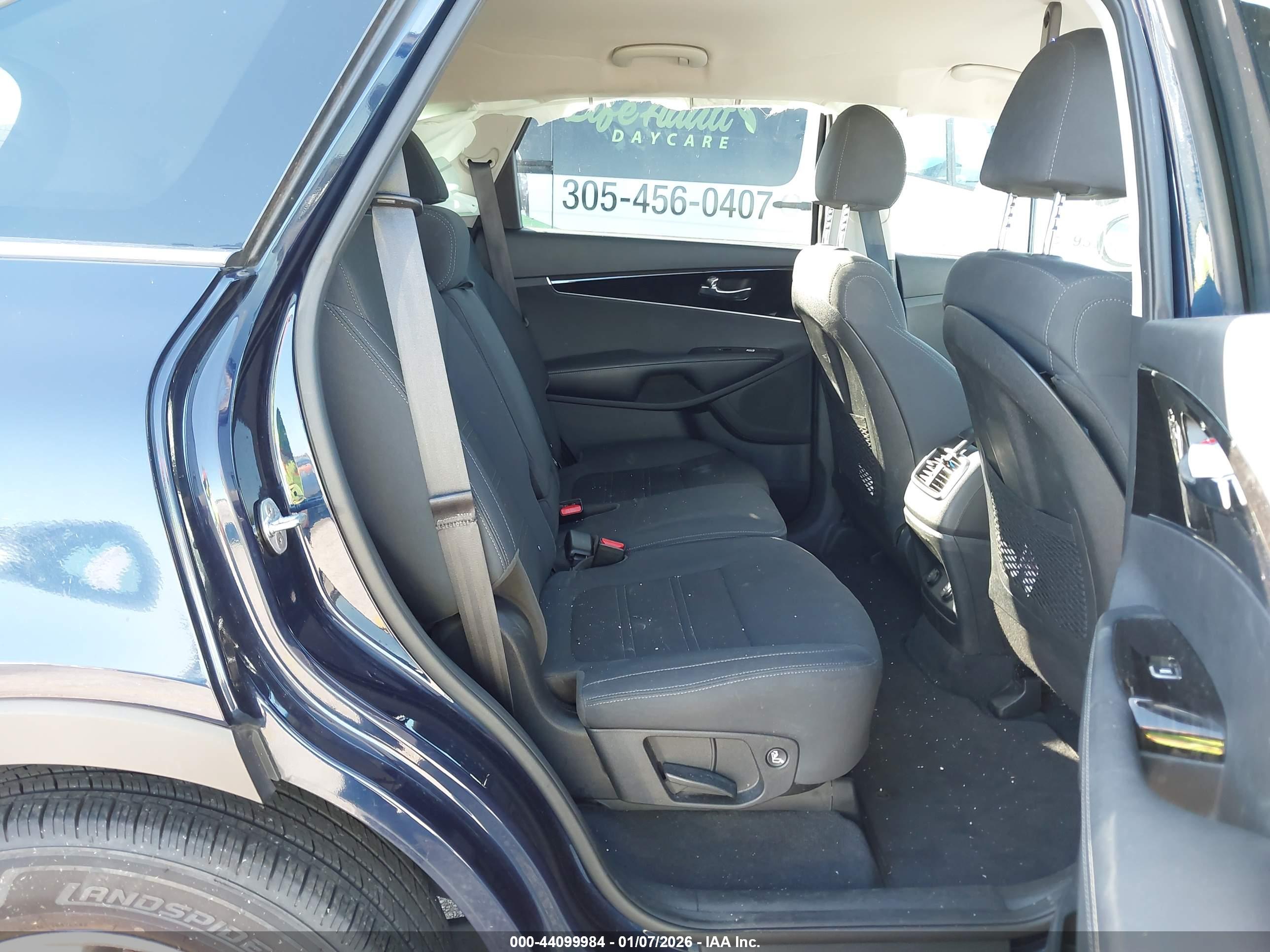 KIA SORENTO image 8