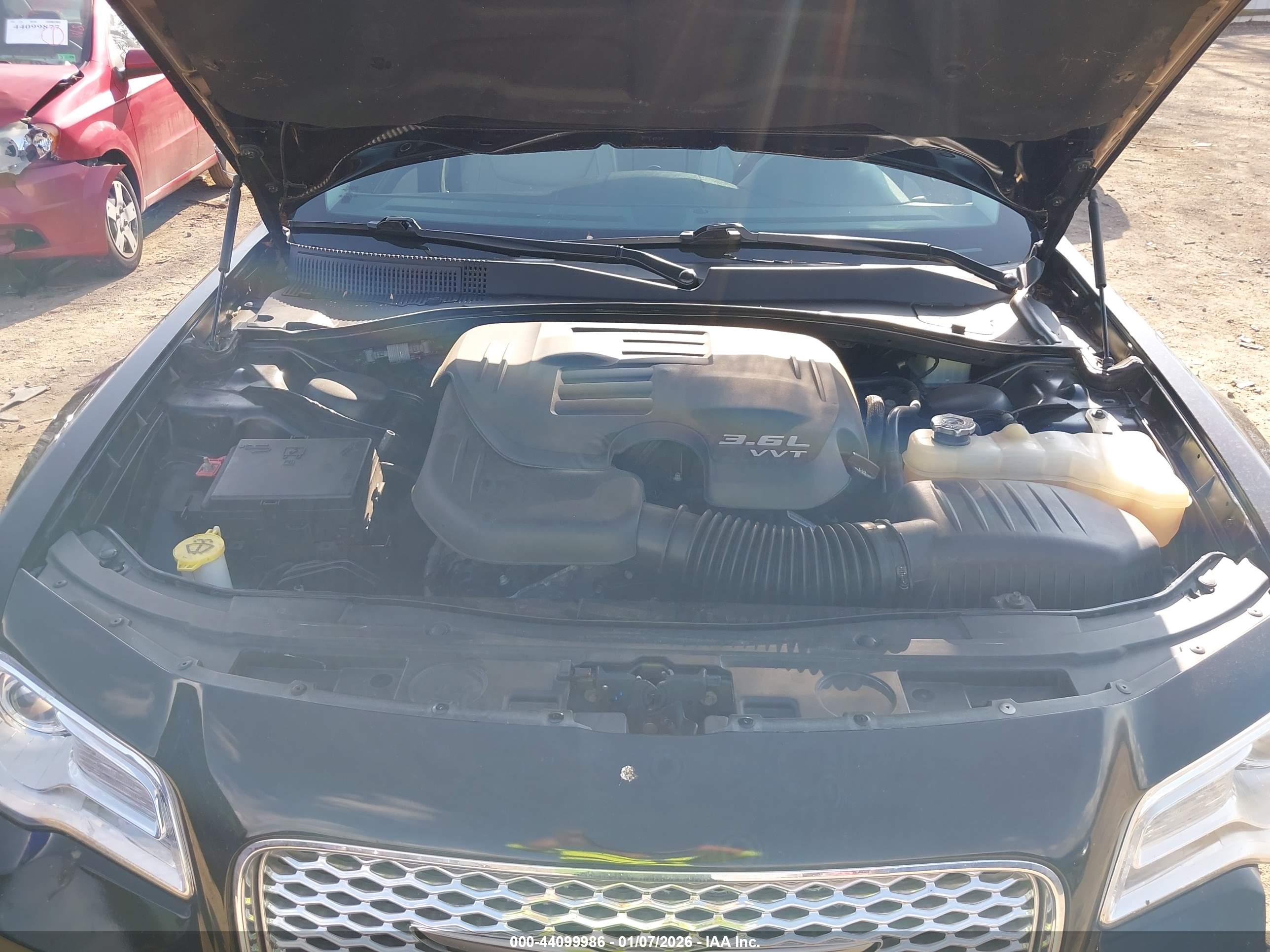CHRYSLER 300C image 10