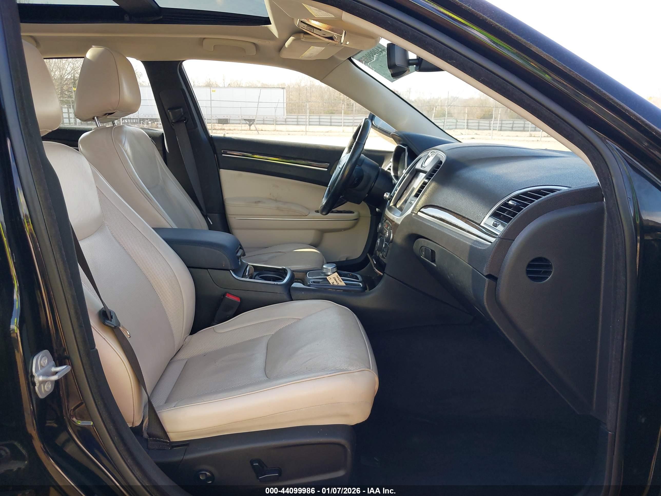CHRYSLER 300C image 5