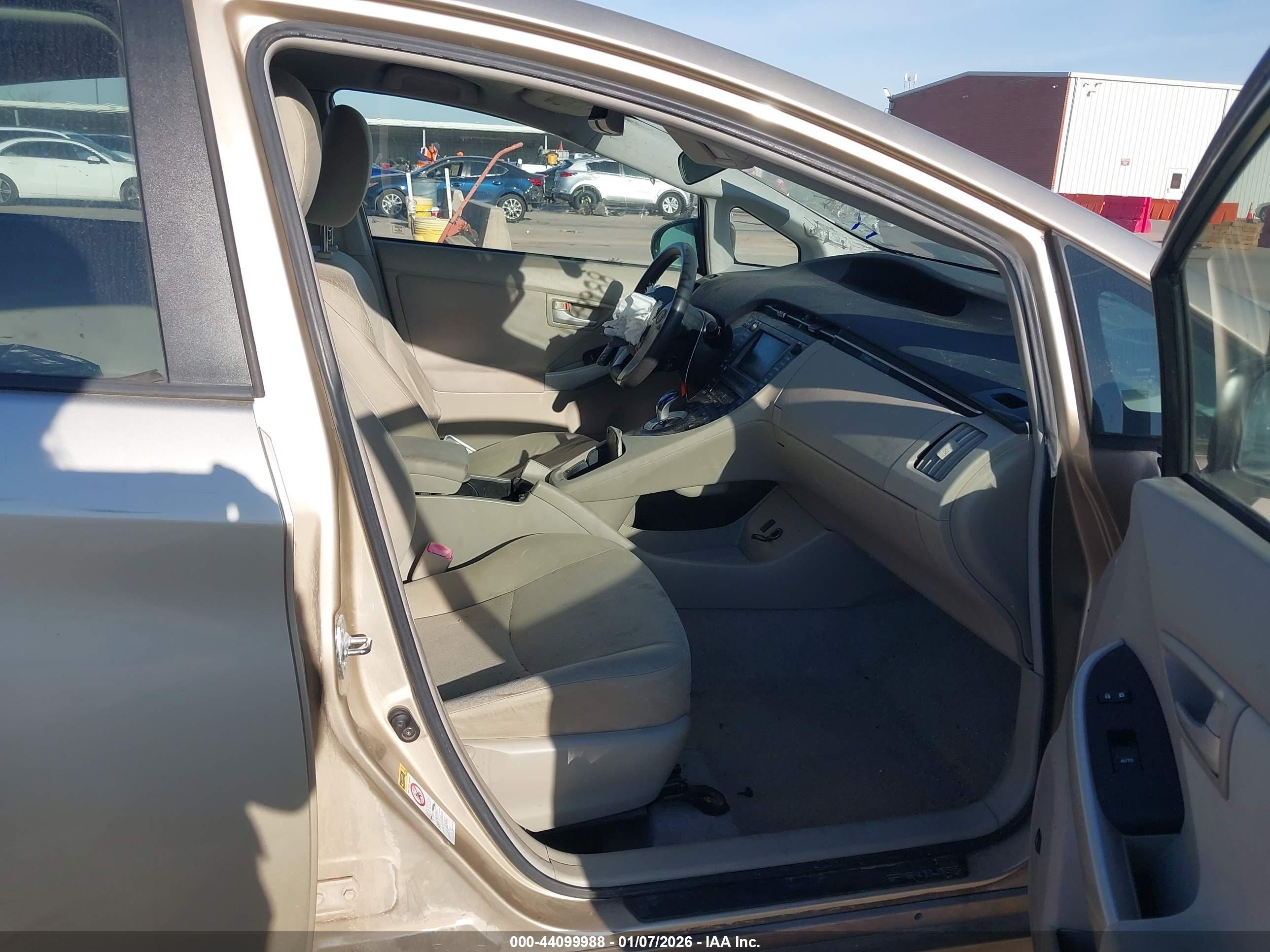 TOYOTA PRIUS image 5