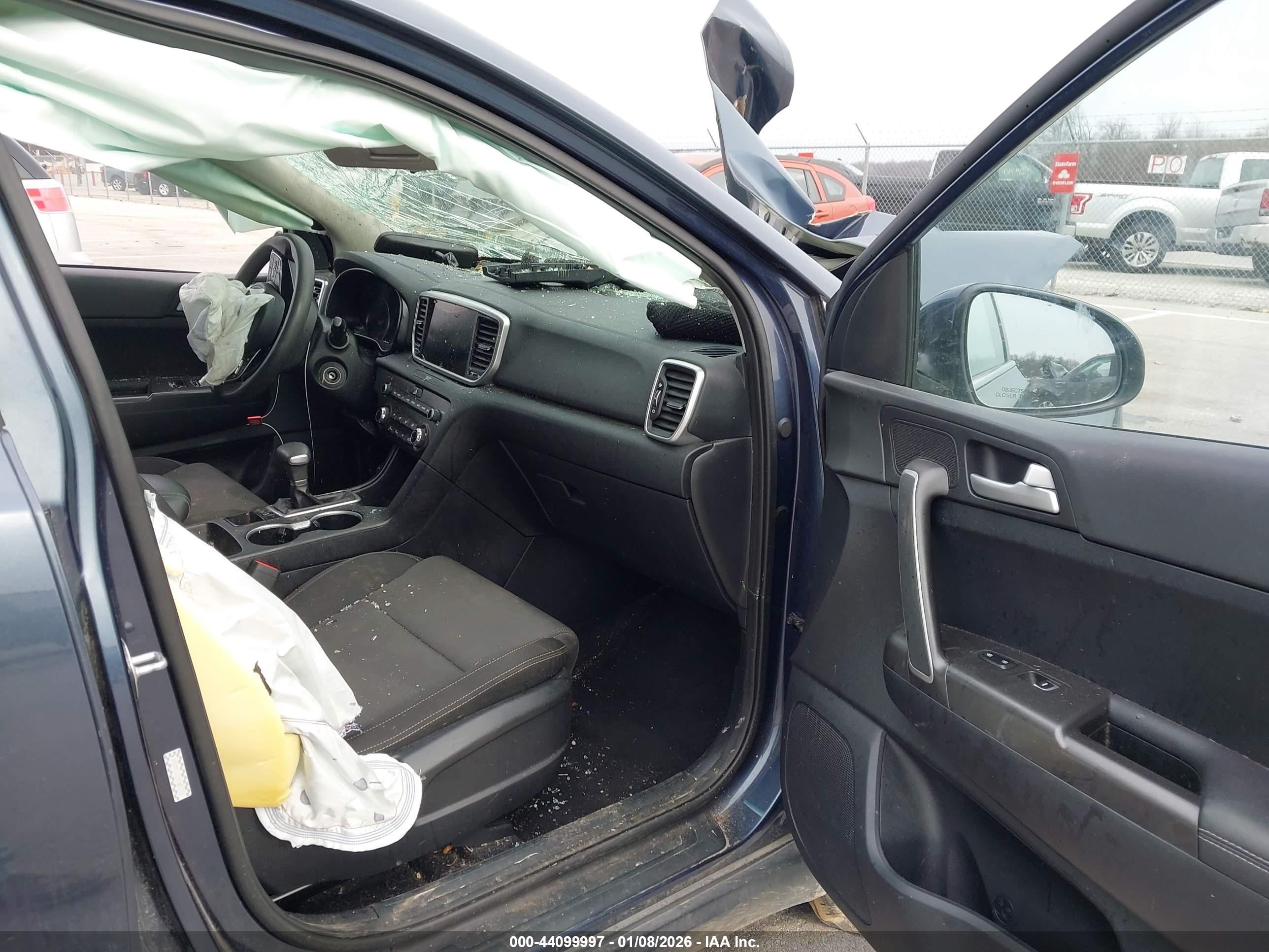 KIA SPORTAGE image 5