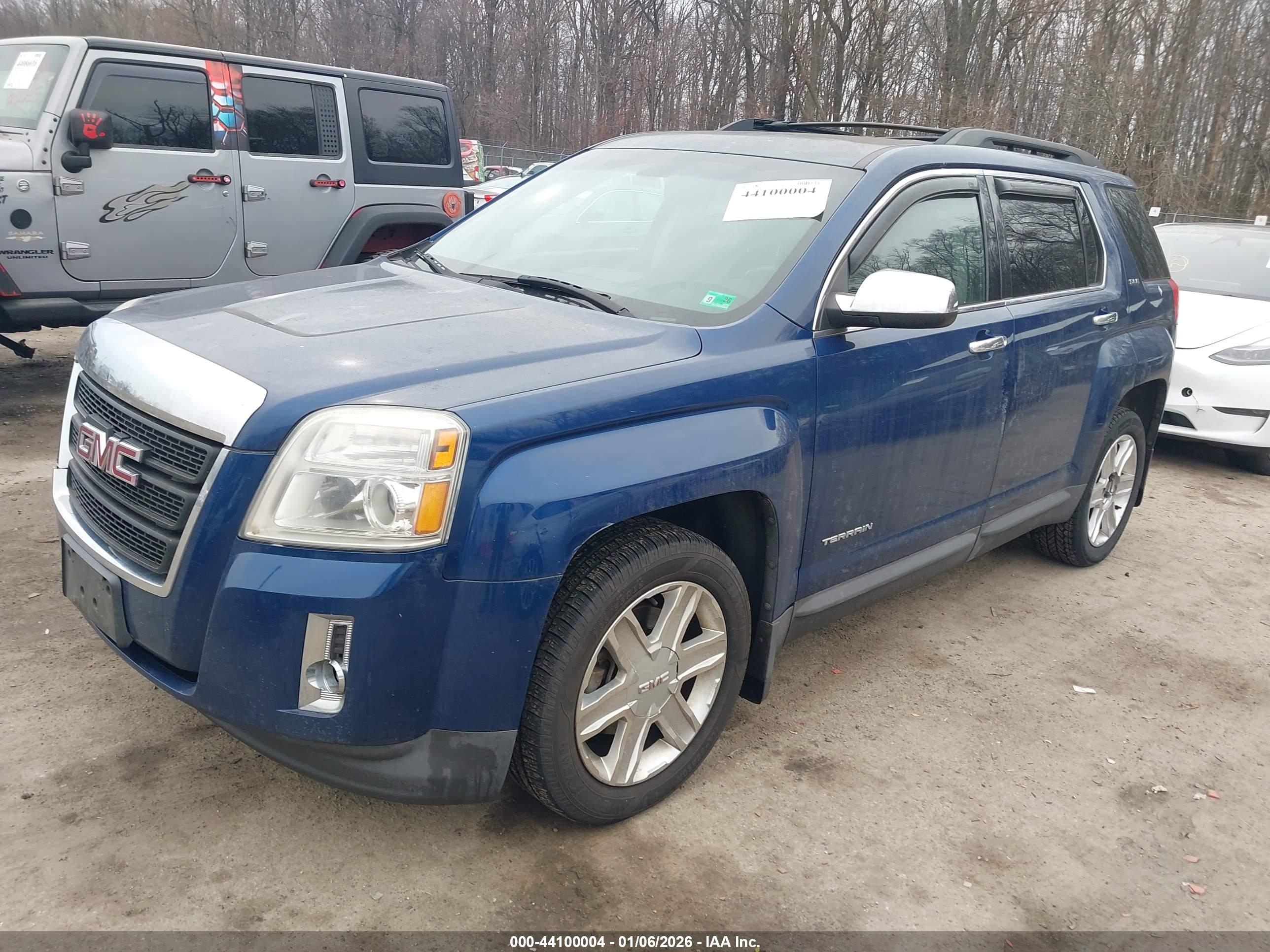 GMC TERRAIN image 2