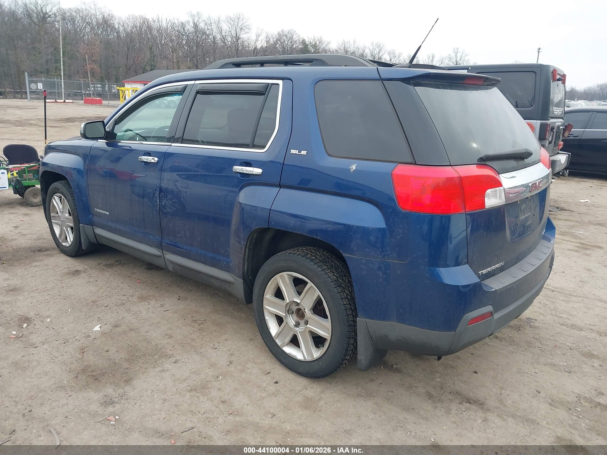 GMC TERRAIN image 3