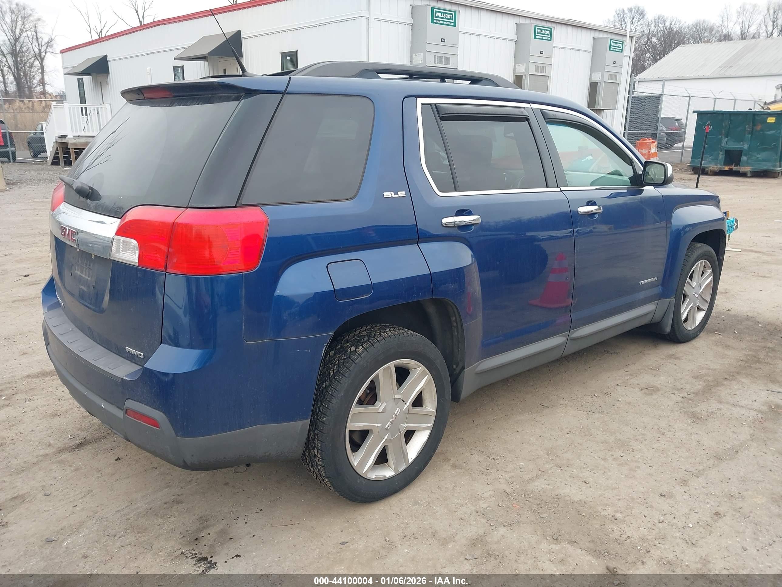 GMC TERRAIN image 4
