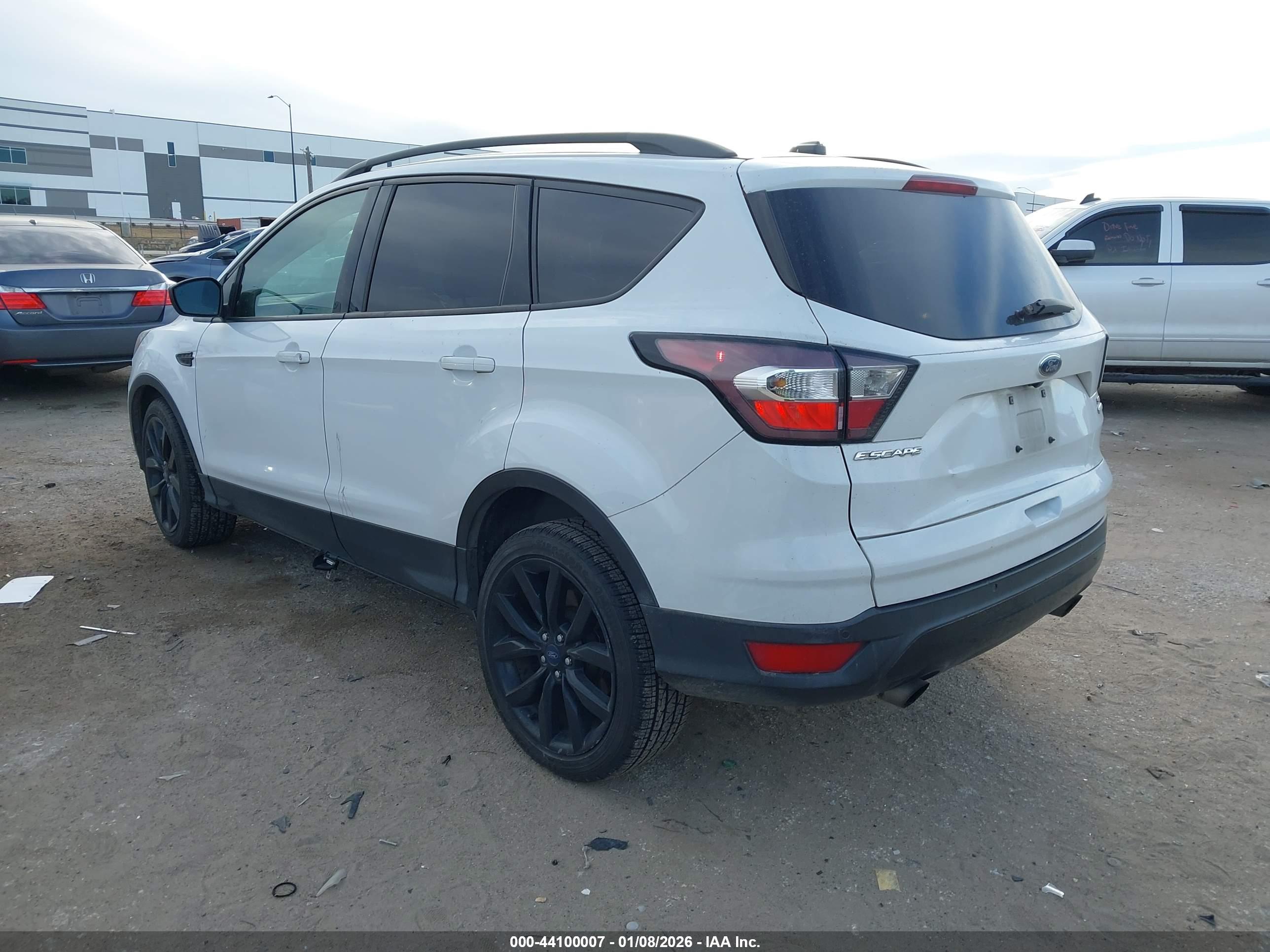 FORD ESCAPE image 3