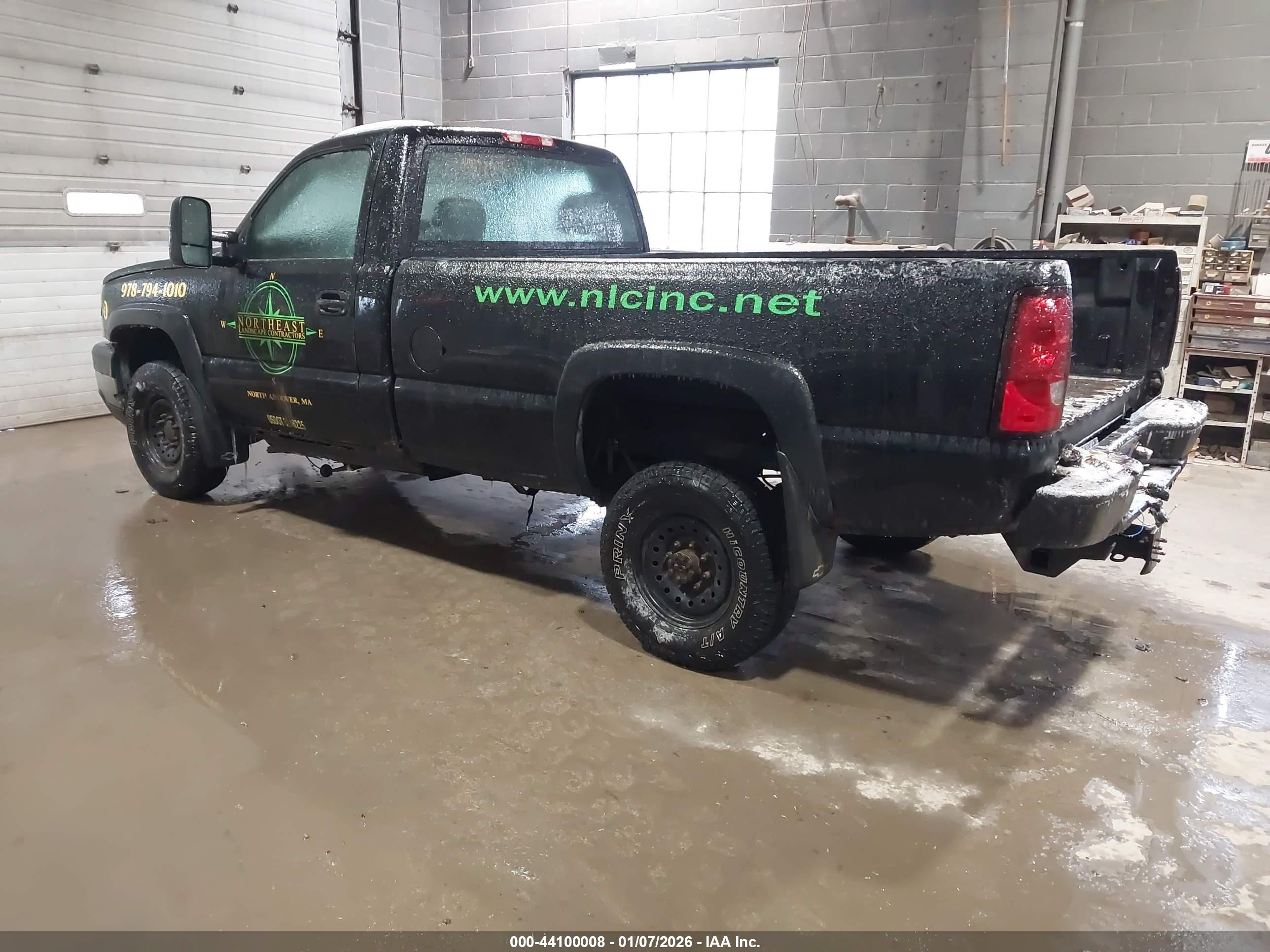 CHEVROLET SILVERADO image 3