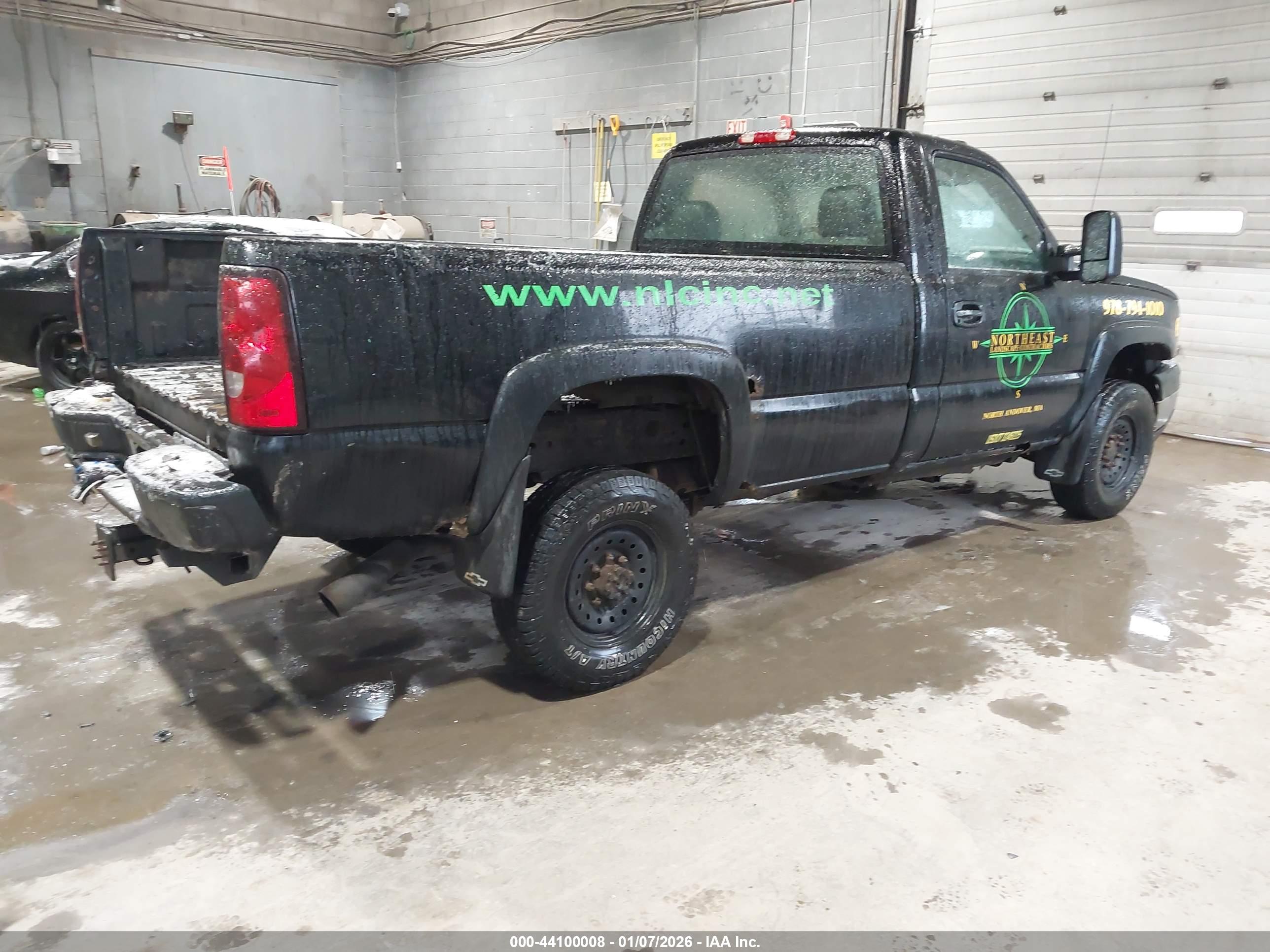 CHEVROLET SILVERADO image 4