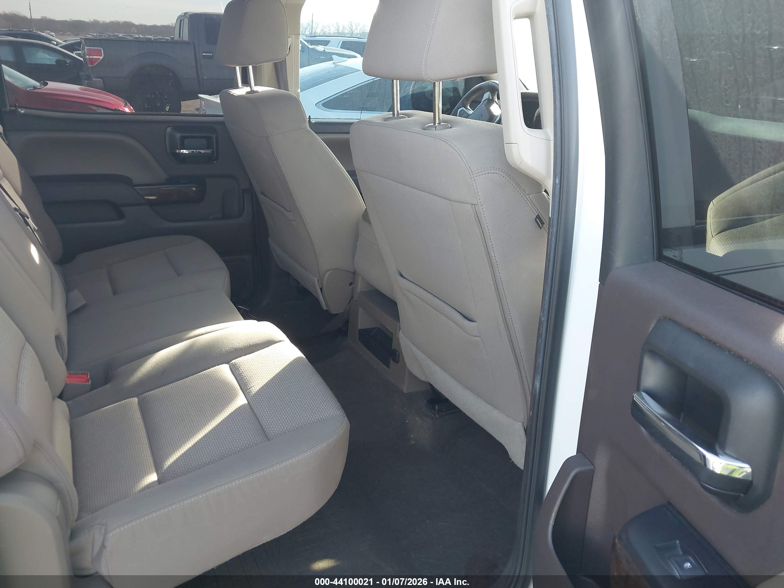 CHEVROLET SILVERADO image 8