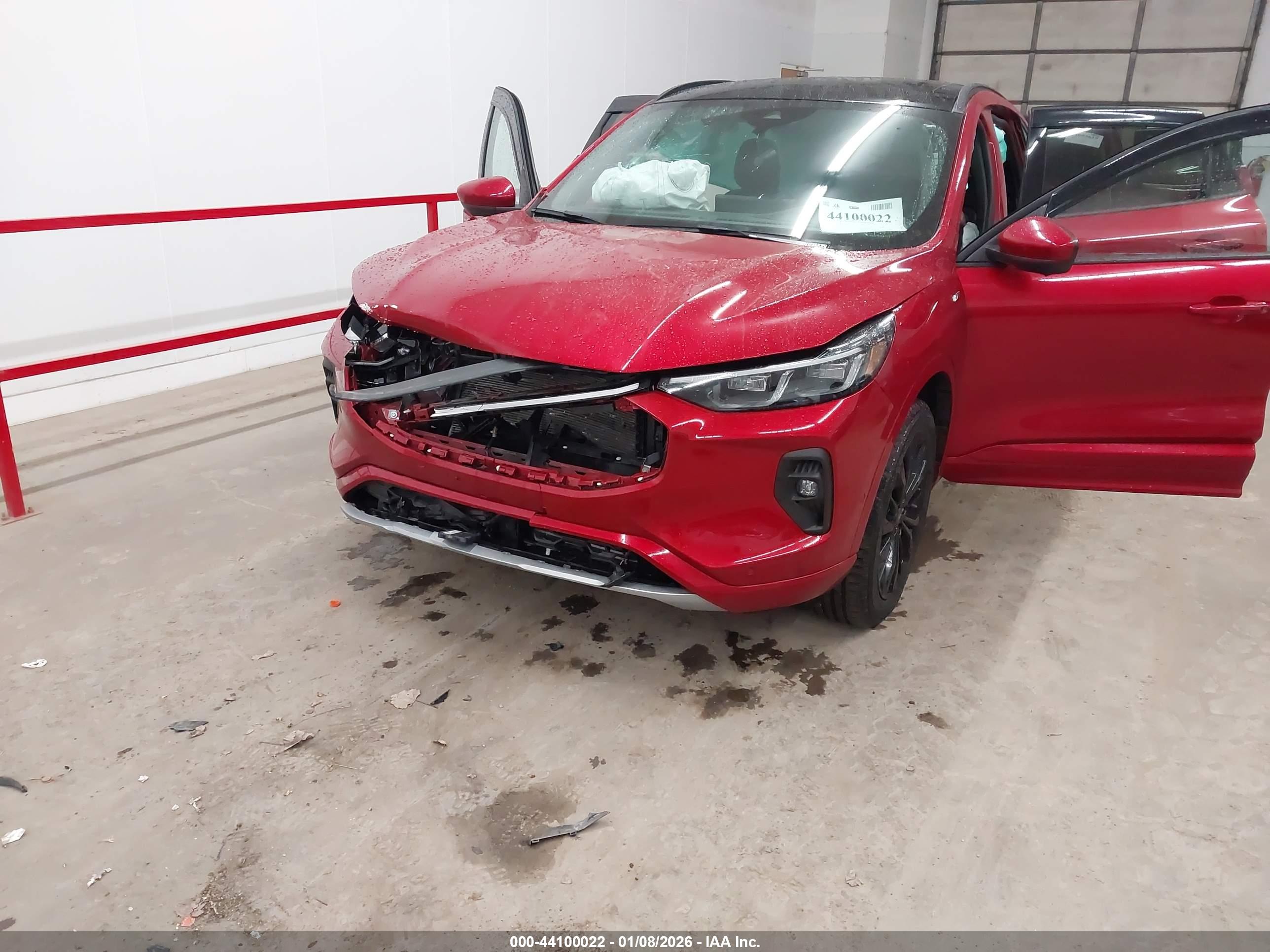 FORD ESCAPE image 2