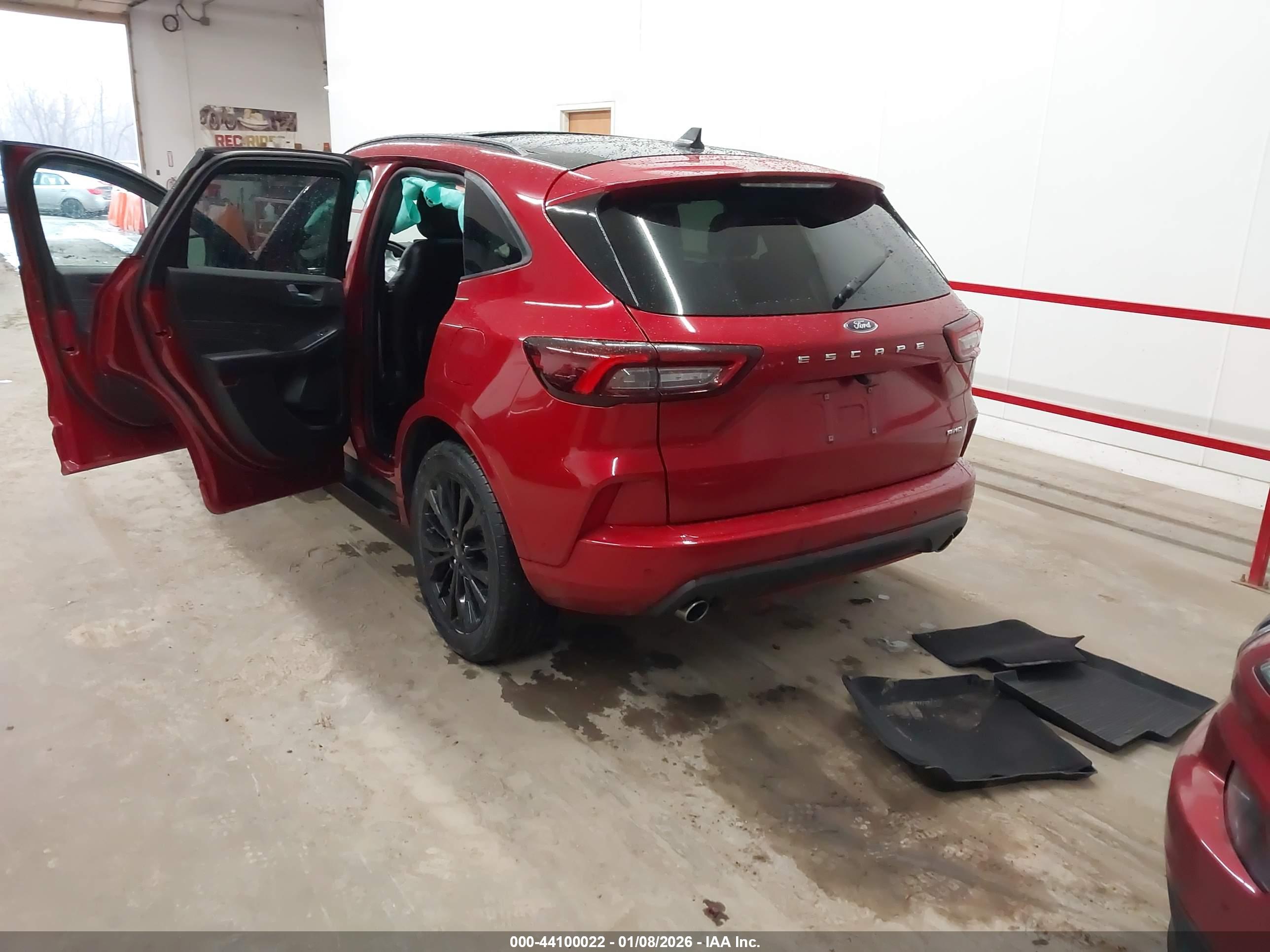 FORD ESCAPE image 3