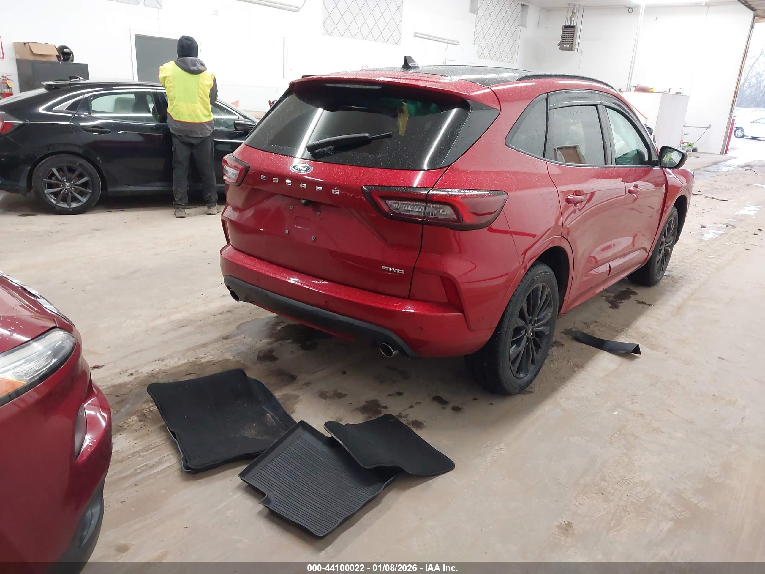 FORD ESCAPE image 4