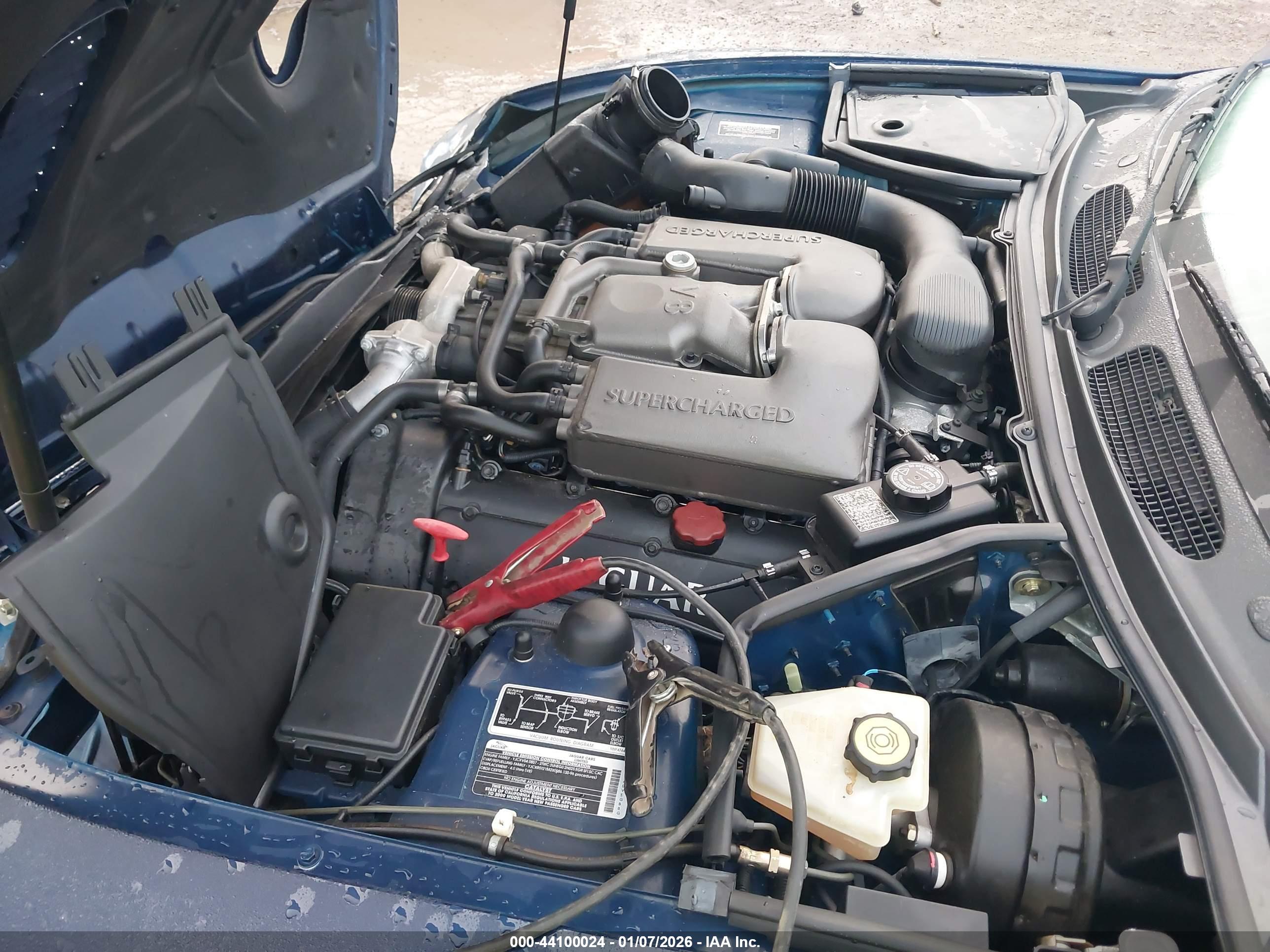 JAGUAR XK8 image 10