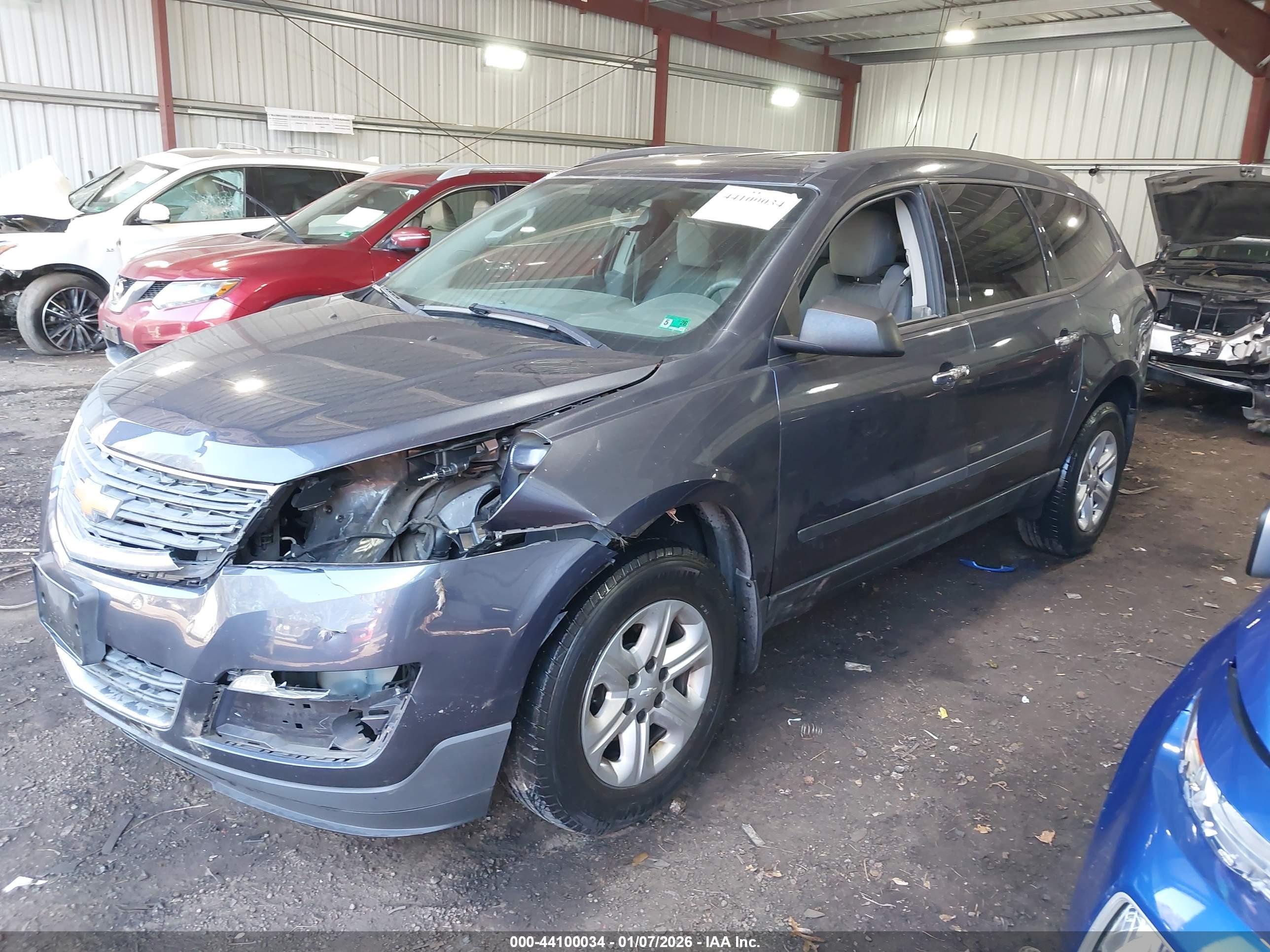 CHEVROLET TRAVERSE image 2