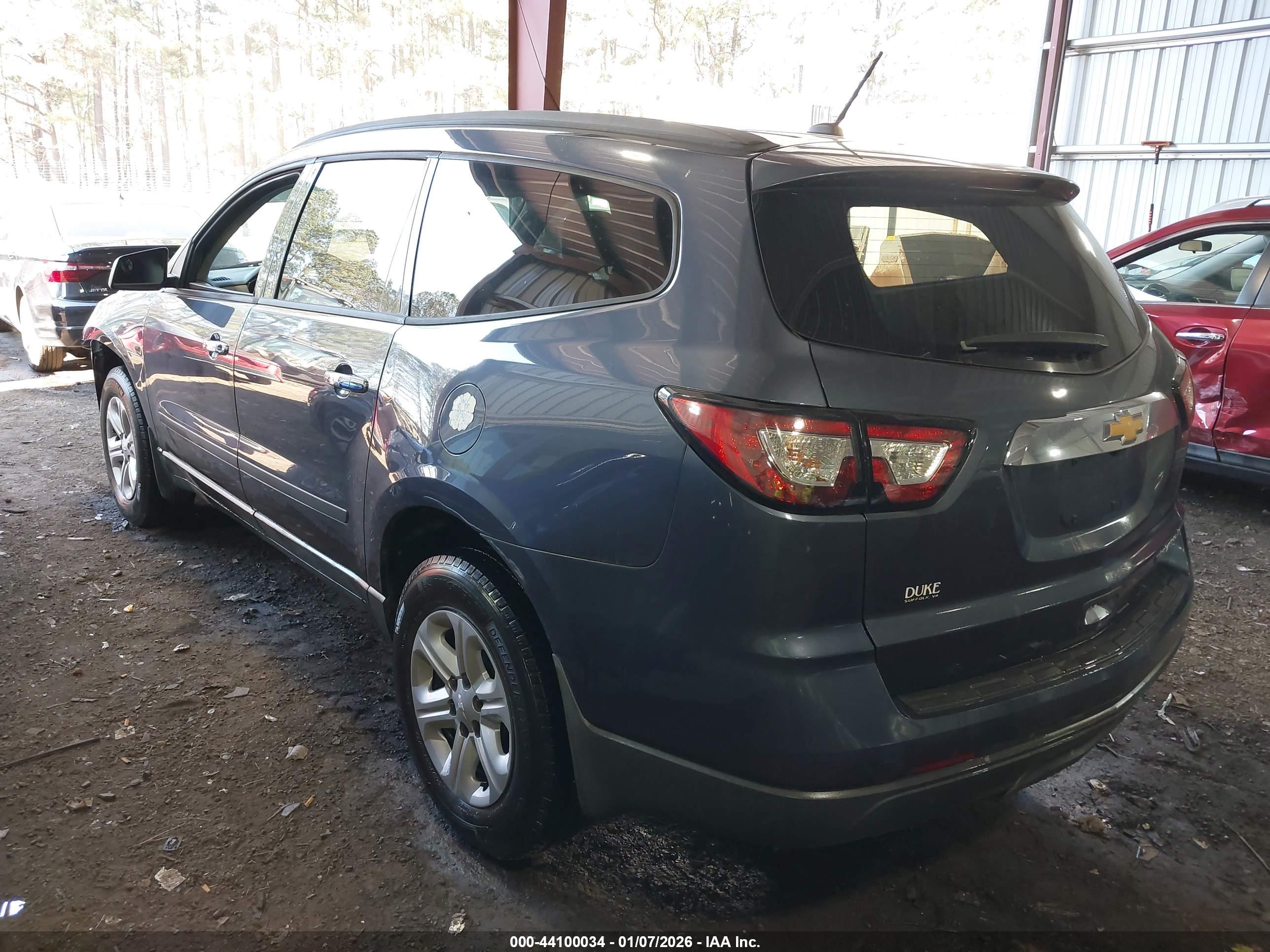 CHEVROLET TRAVERSE image 3