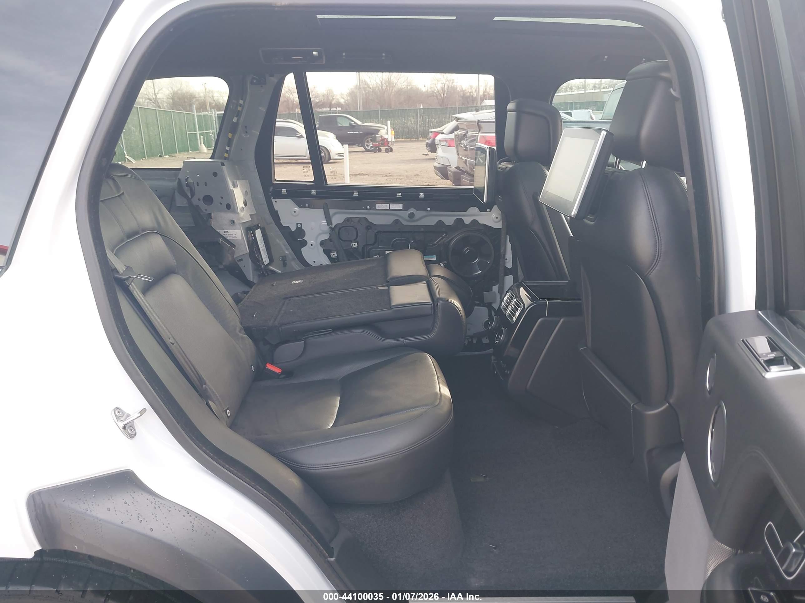 LAND ROVER image 8