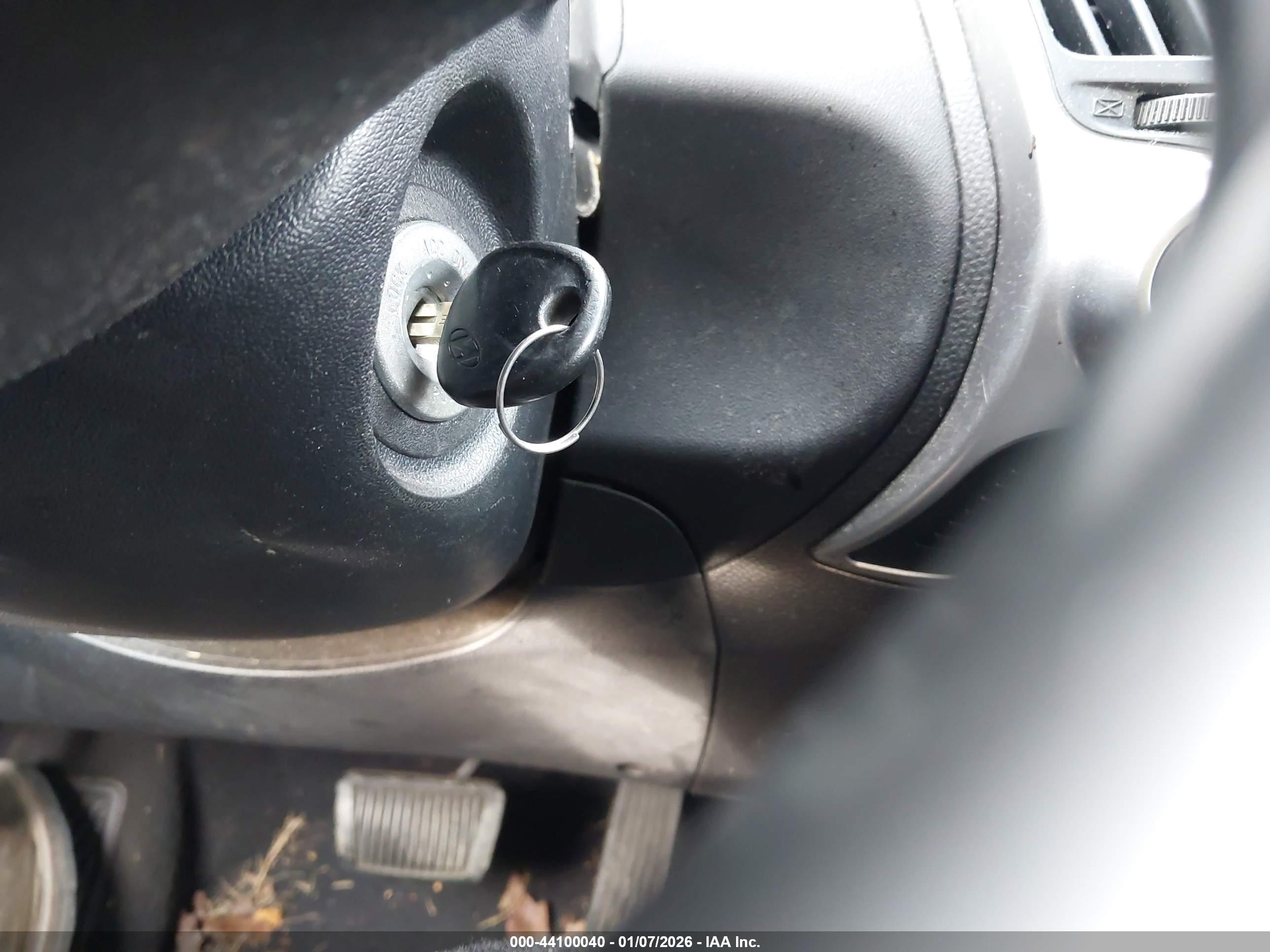 HYUNDAI TUCSON image 11