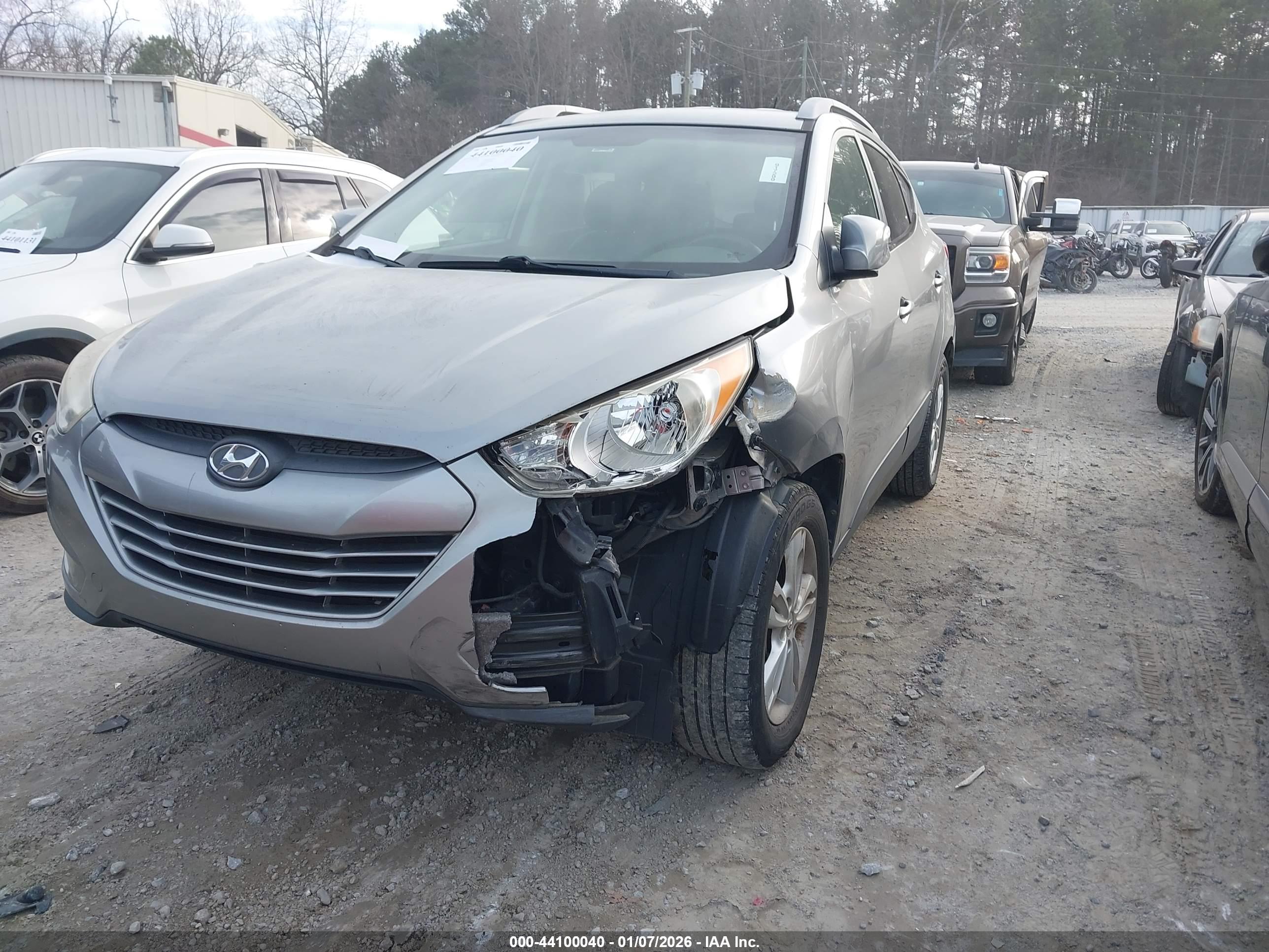 HYUNDAI TUCSON image 2