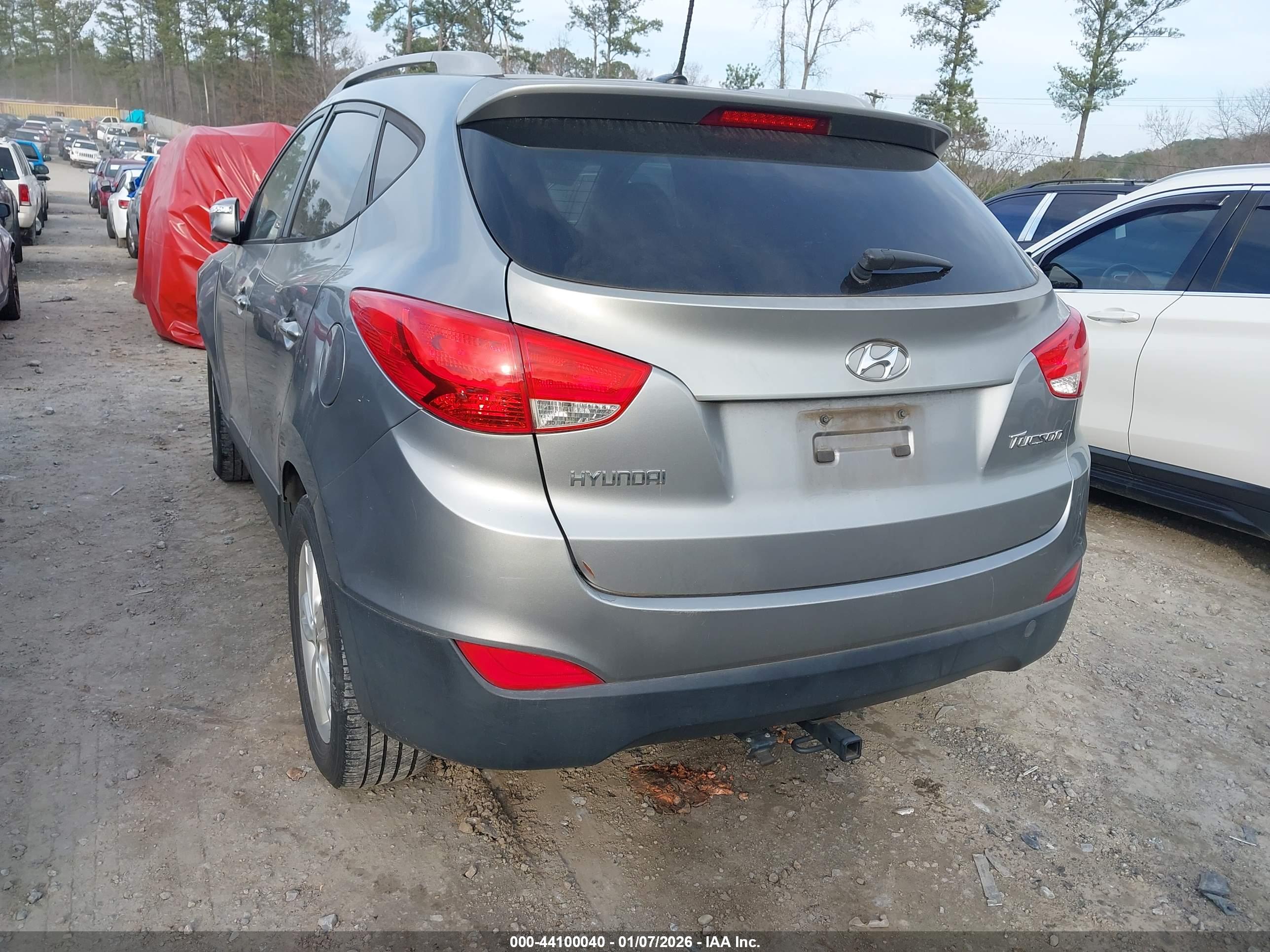 HYUNDAI TUCSON image 3