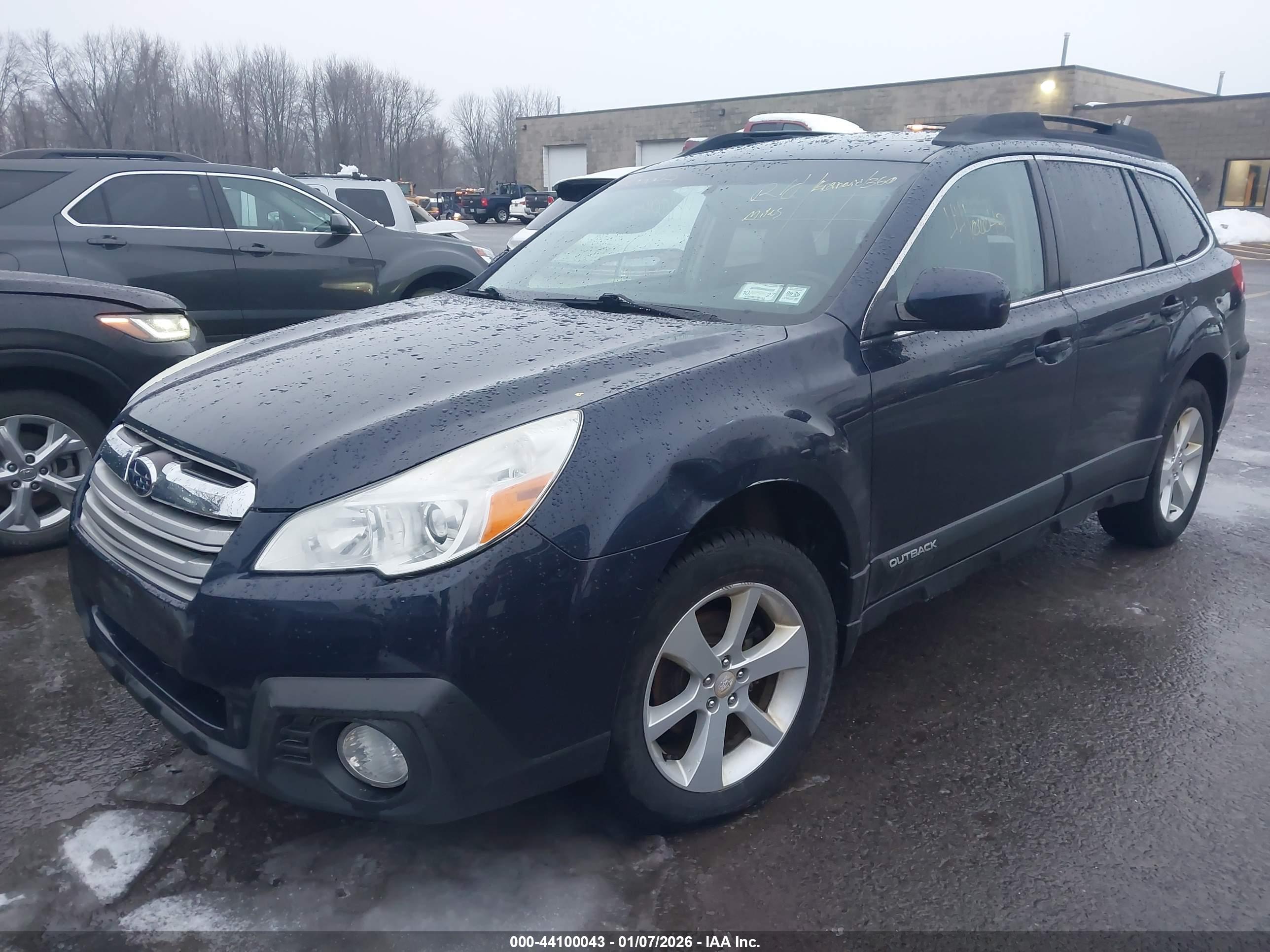 SUBARU OUTBACK image 2