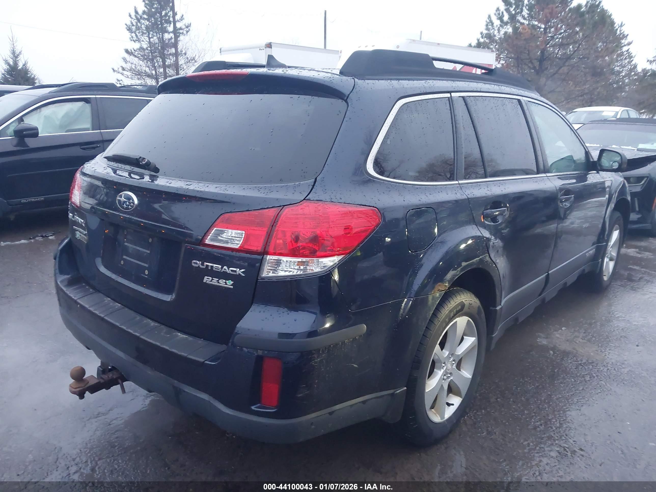 SUBARU OUTBACK image 4