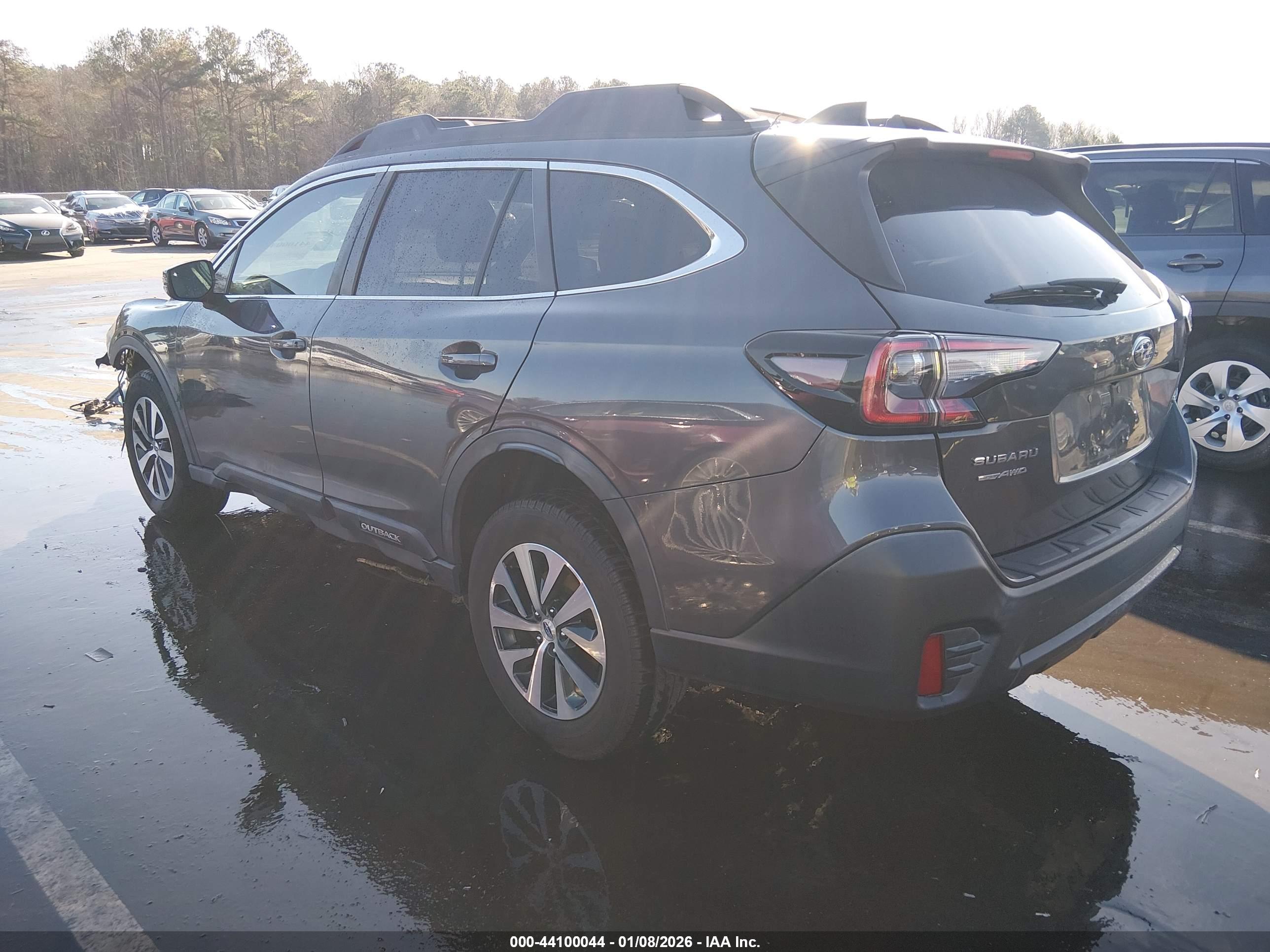 SUBARU OUTBACK image 3