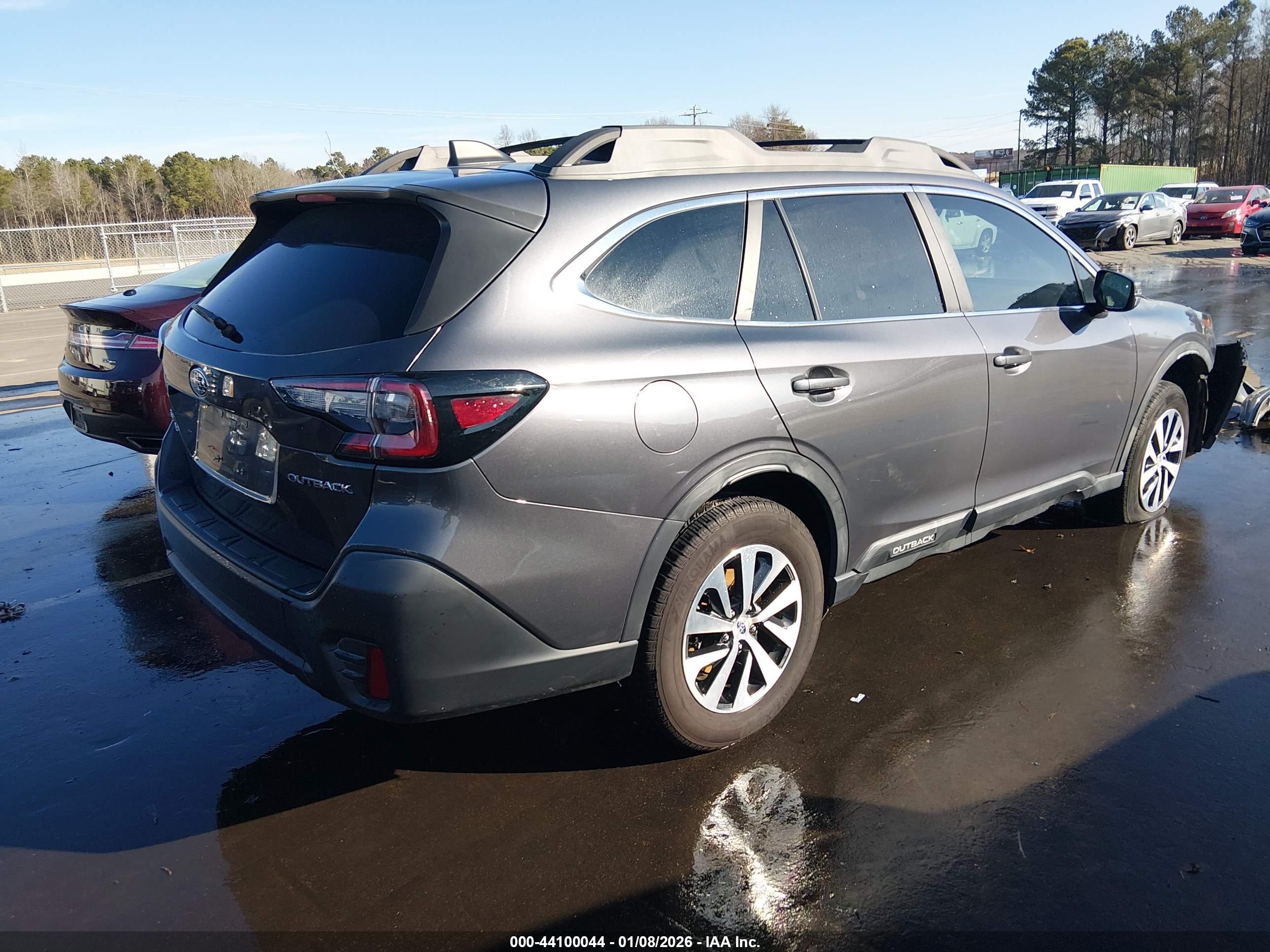 SUBARU OUTBACK image 4