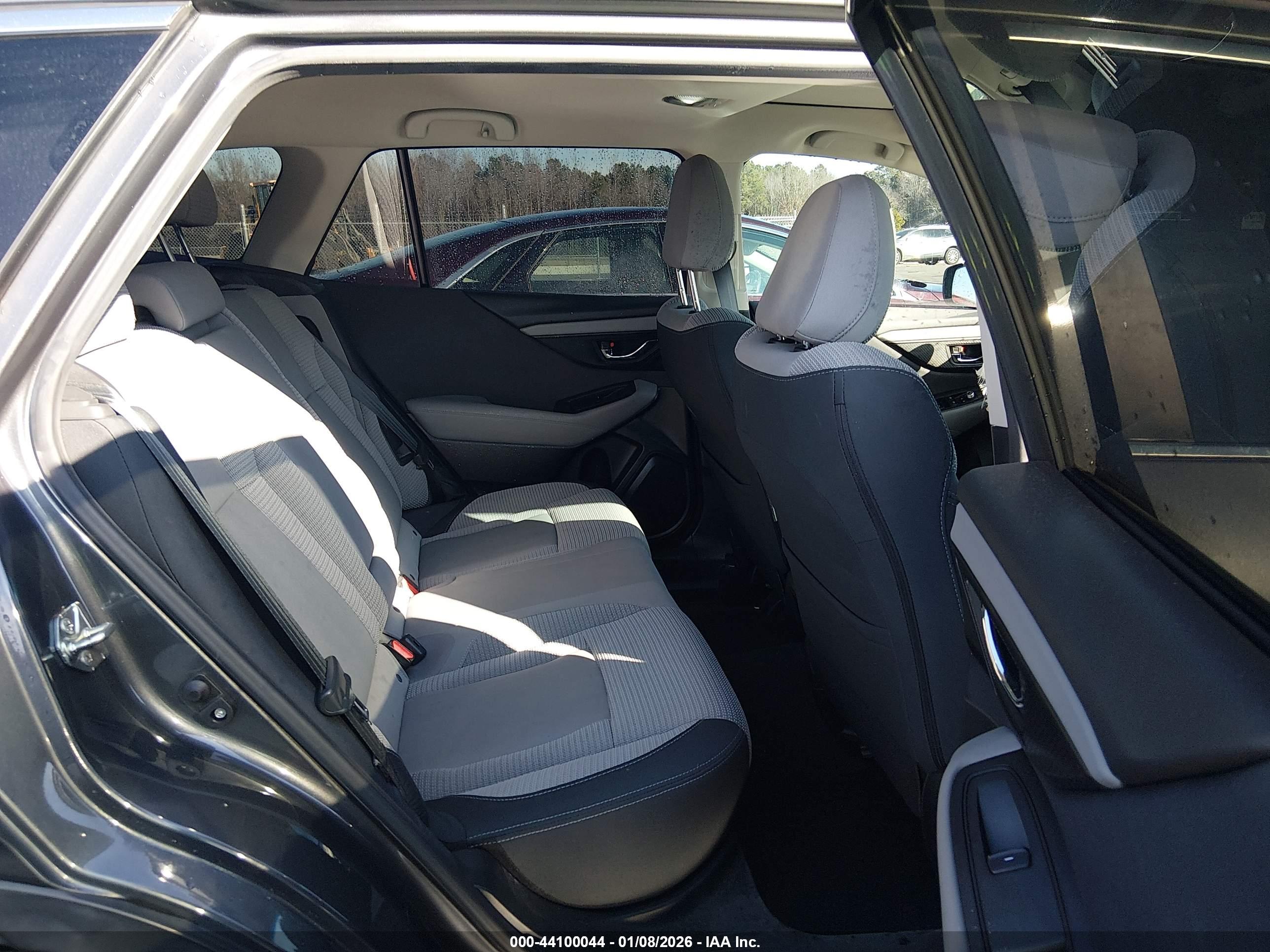 SUBARU OUTBACK image 8