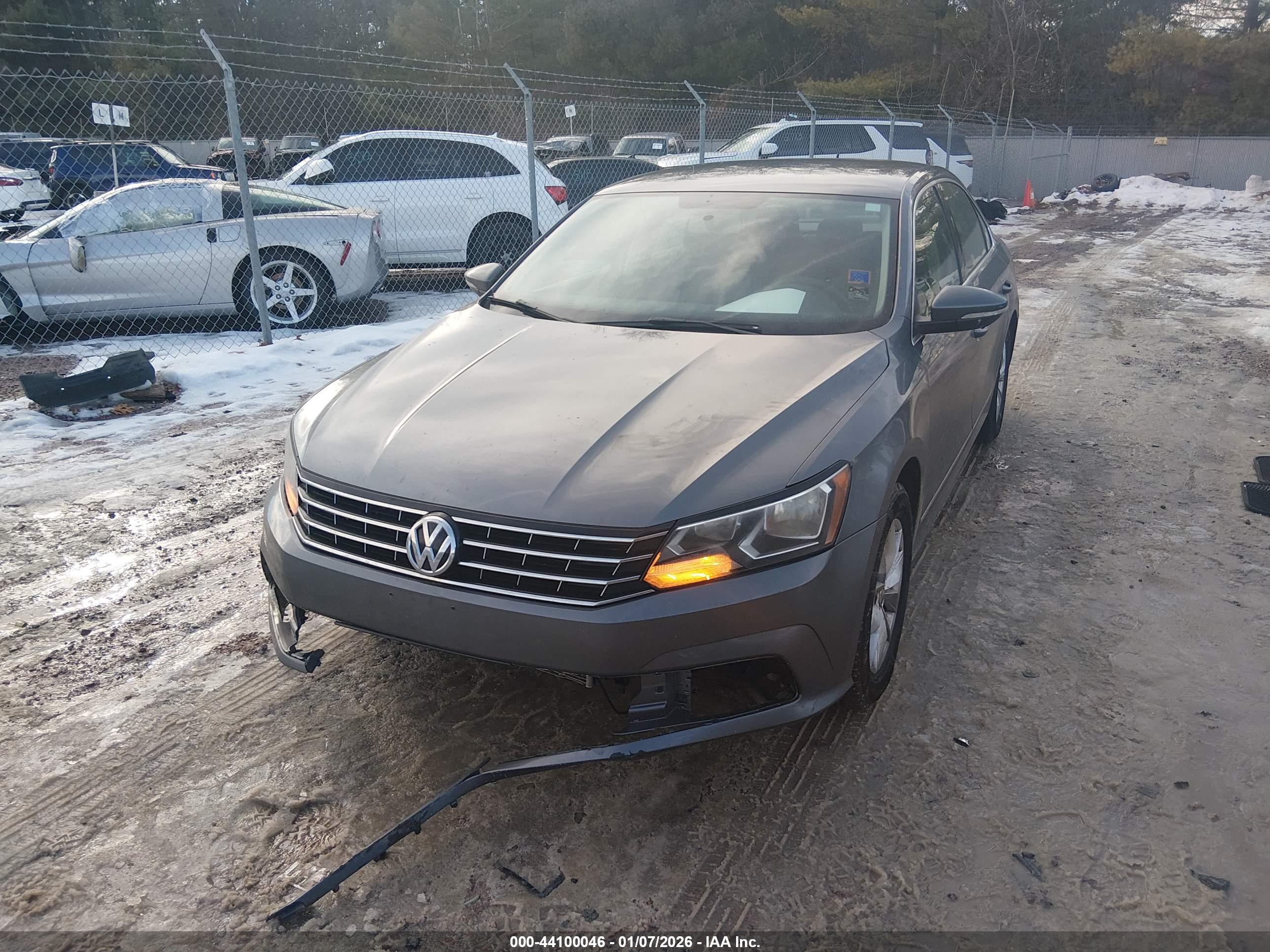 VOLKSWAGEN PASSAT image 2