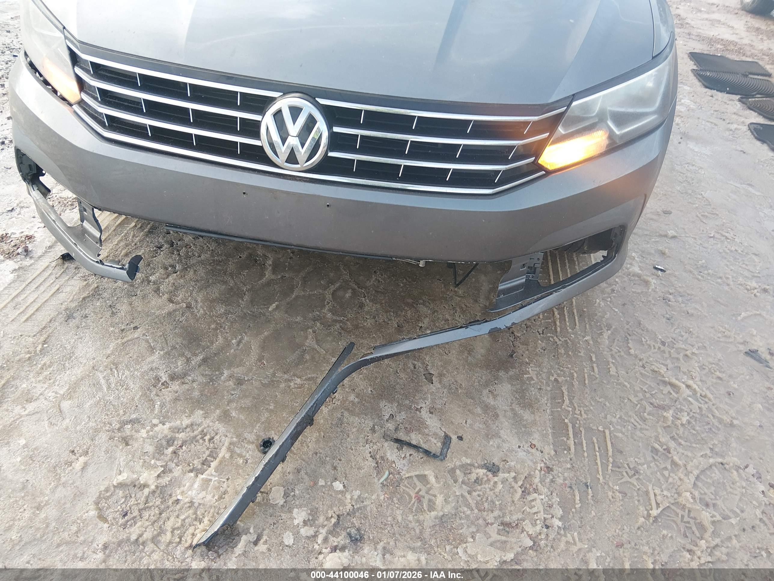 VOLKSWAGEN PASSAT image 6