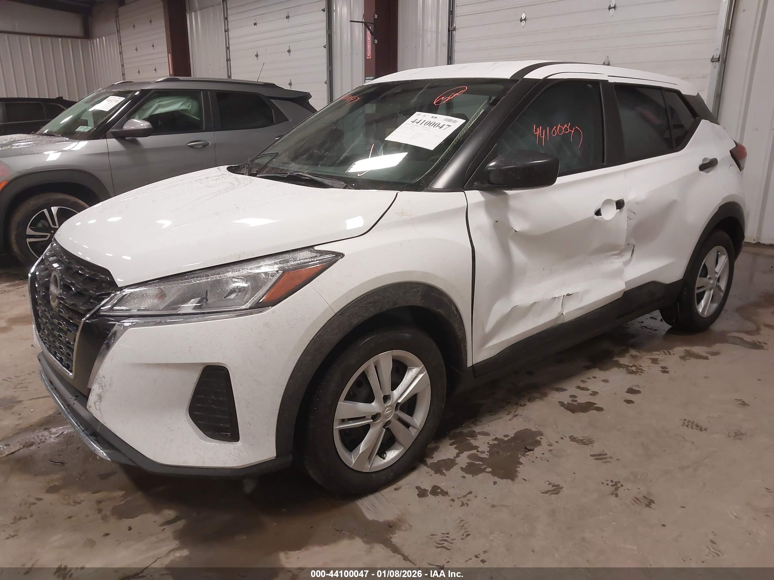 NISSAN KICKS image 2