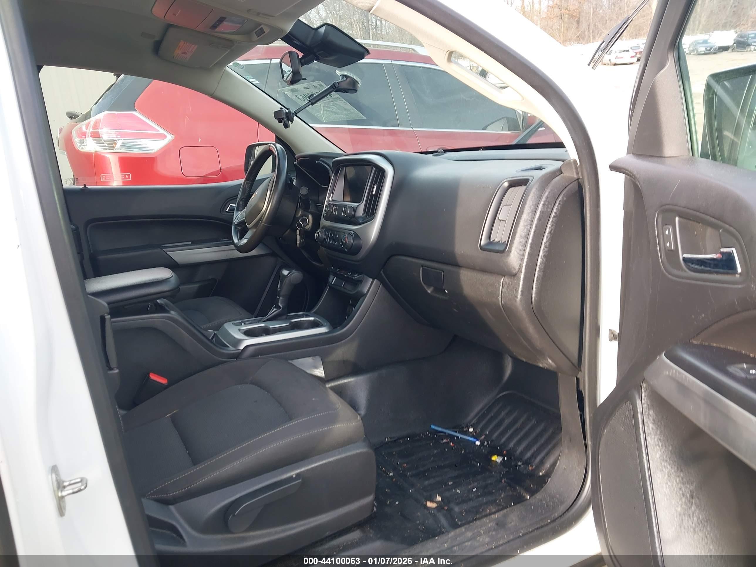 CHEVROLET COLORADO image 5