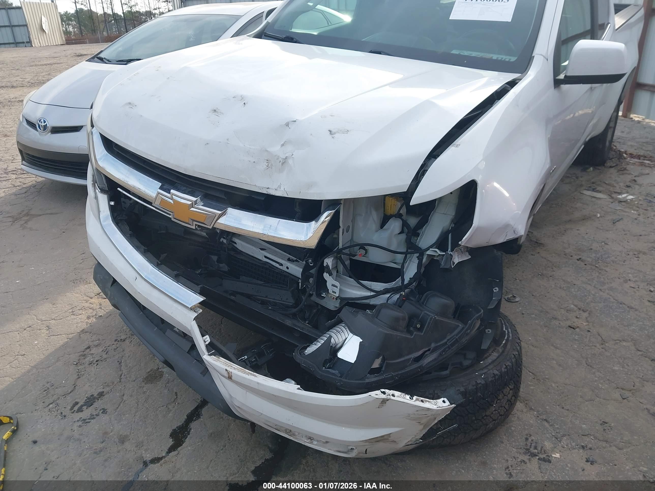 CHEVROLET COLORADO image 6
