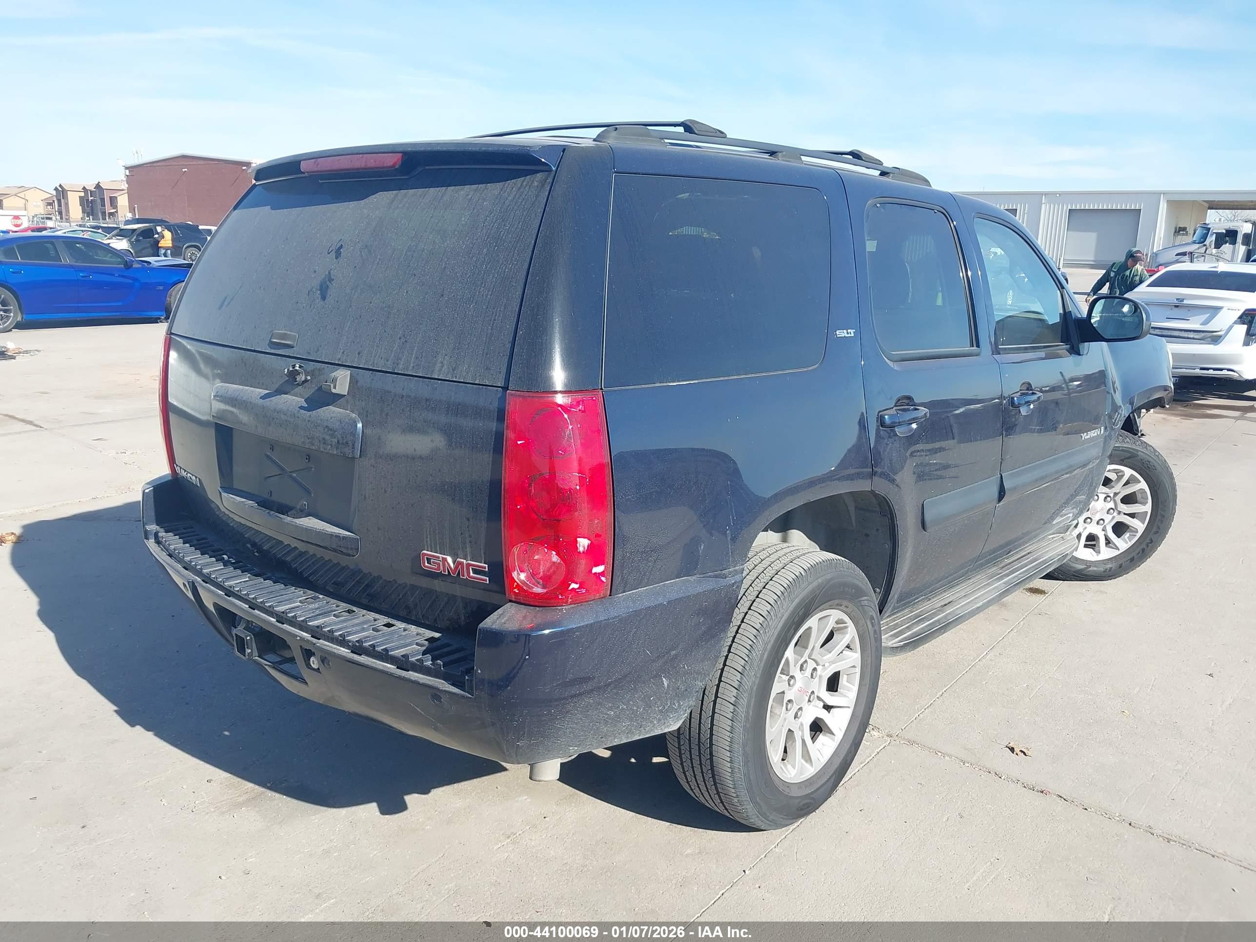 GMC YUKON image 4