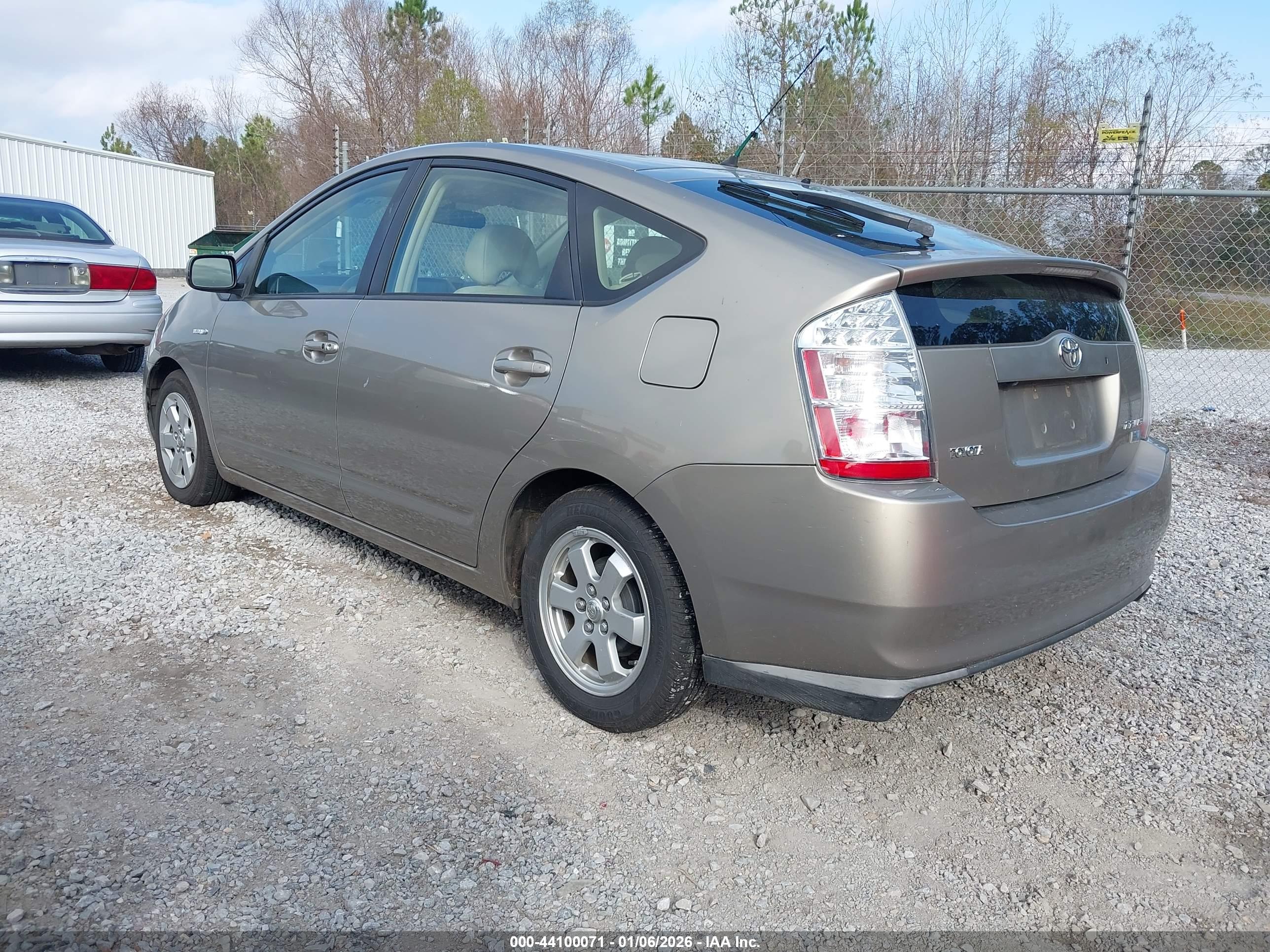 TOYOTA PRIUS image 6