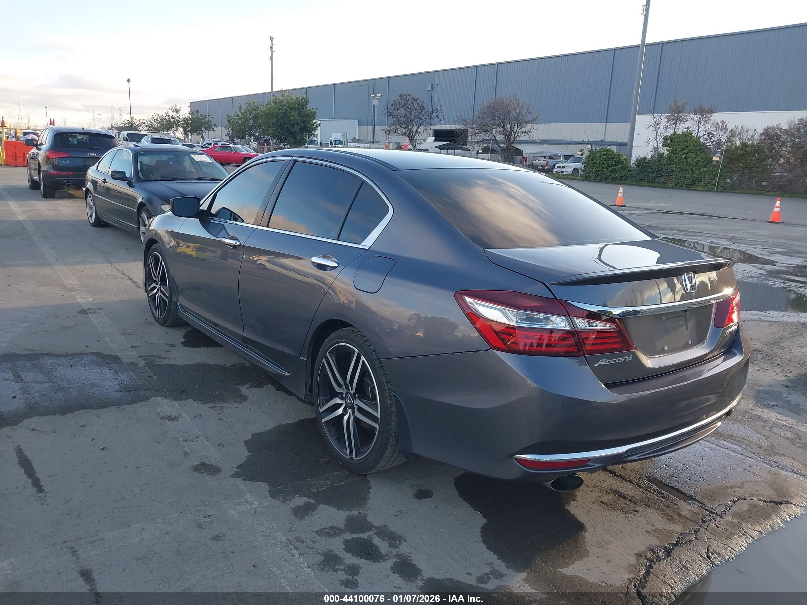 HONDA ACCORD image 3