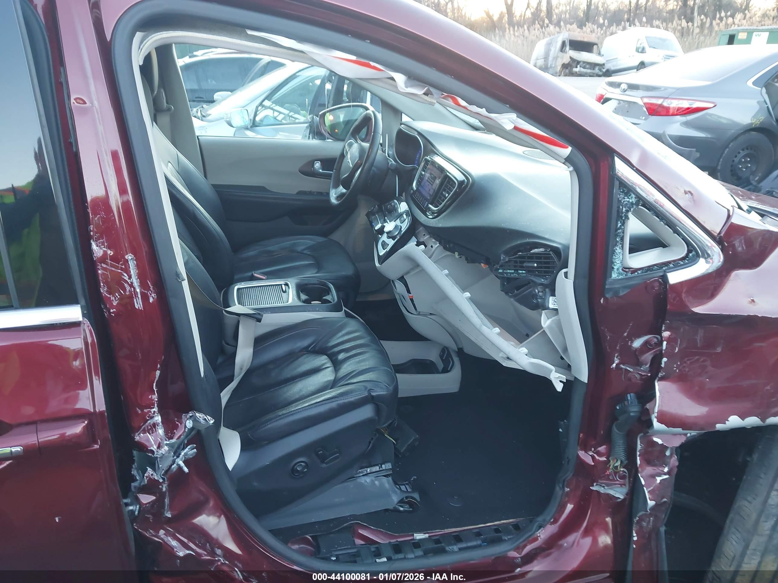 CHRYSLER PACIFICA image 5