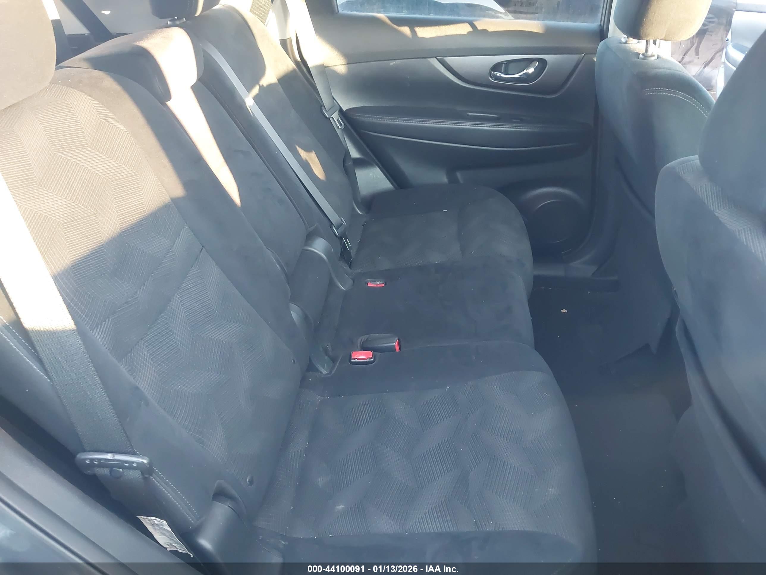 NISSAN ROGUE image 8