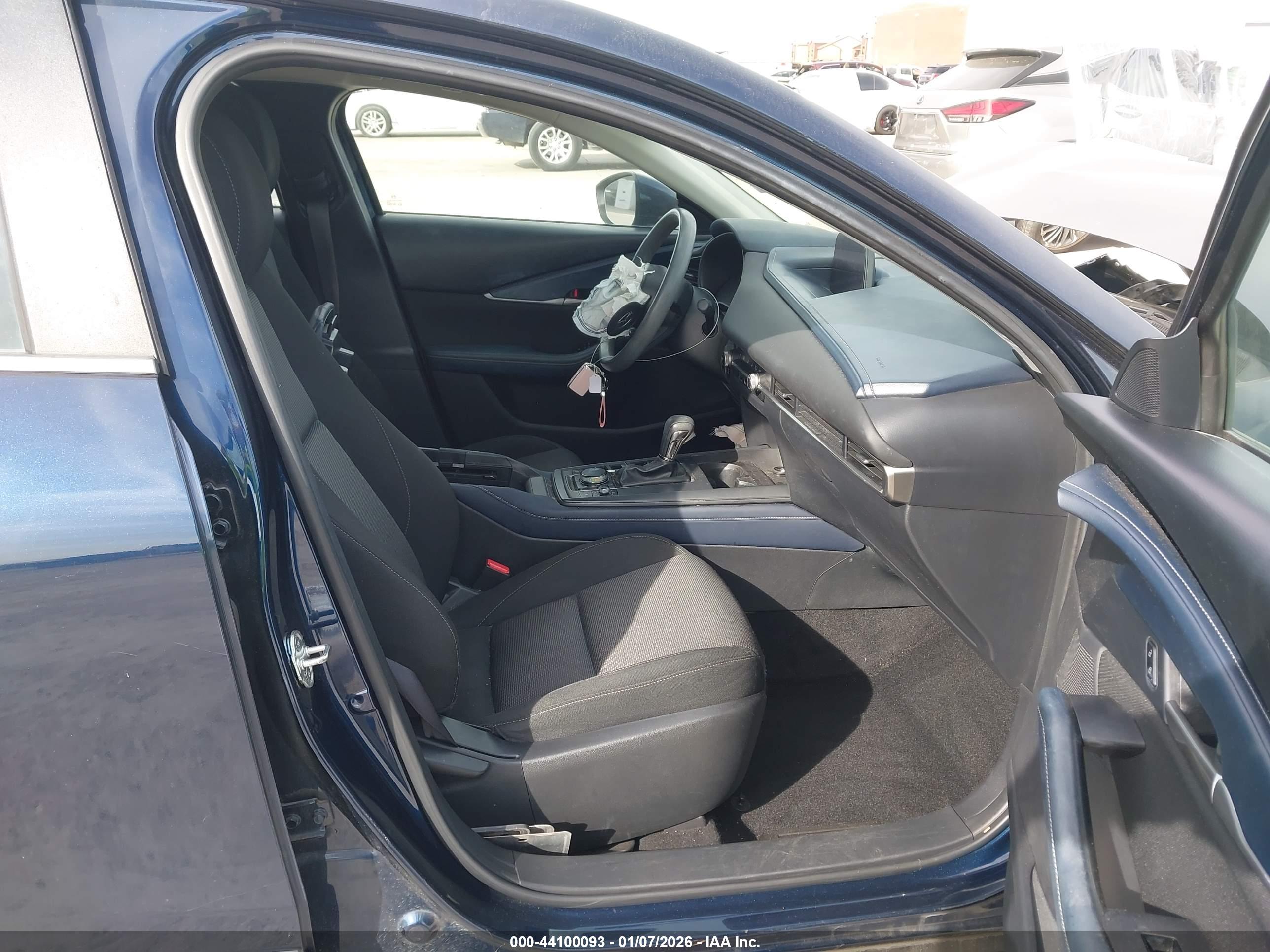 MAZDA CX-30 image 5