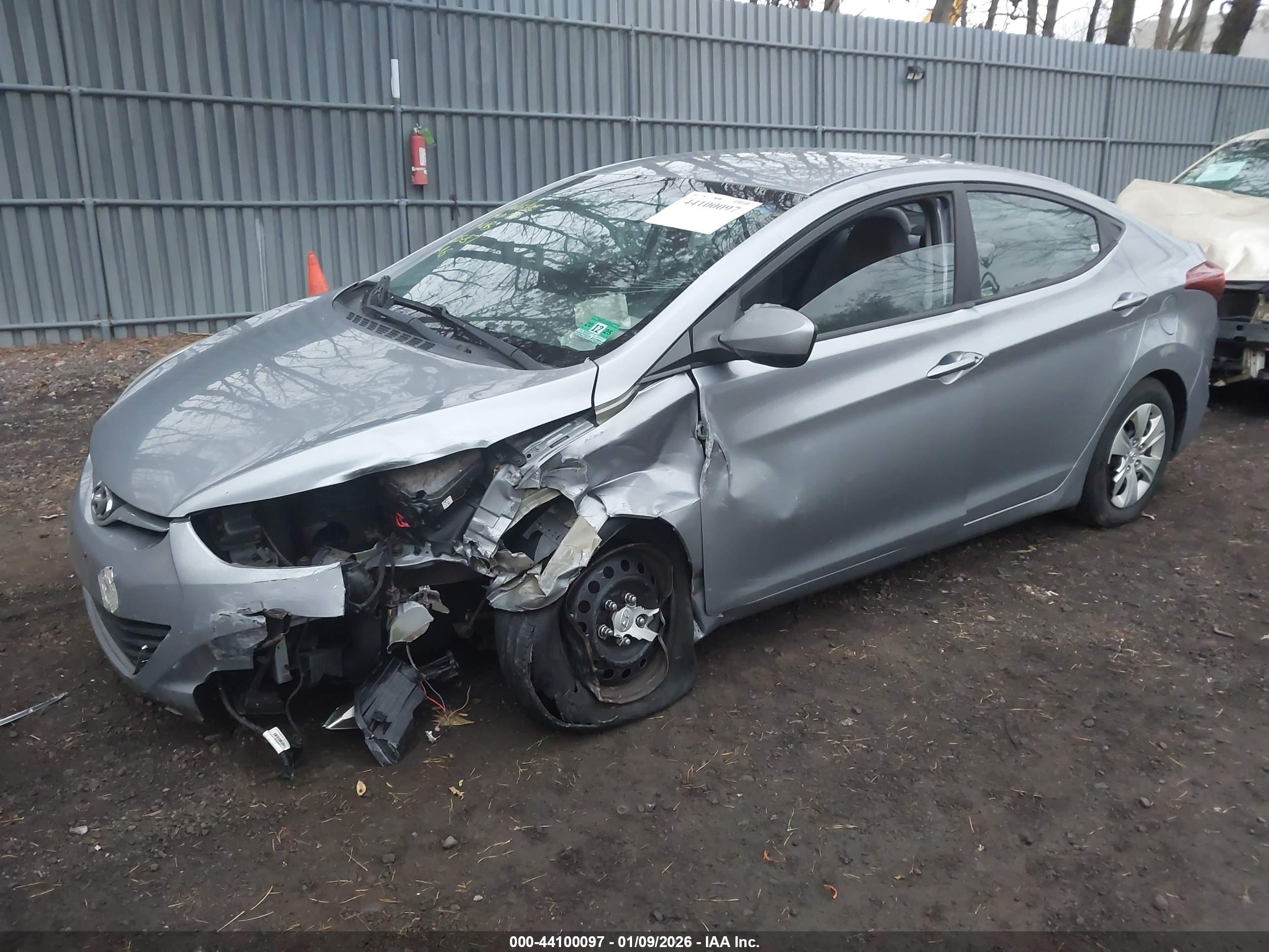 HYUNDAI ELANTRA image 2